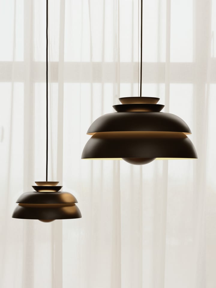 Concert riippuvalaisin musta, P1 Fritz Hansen