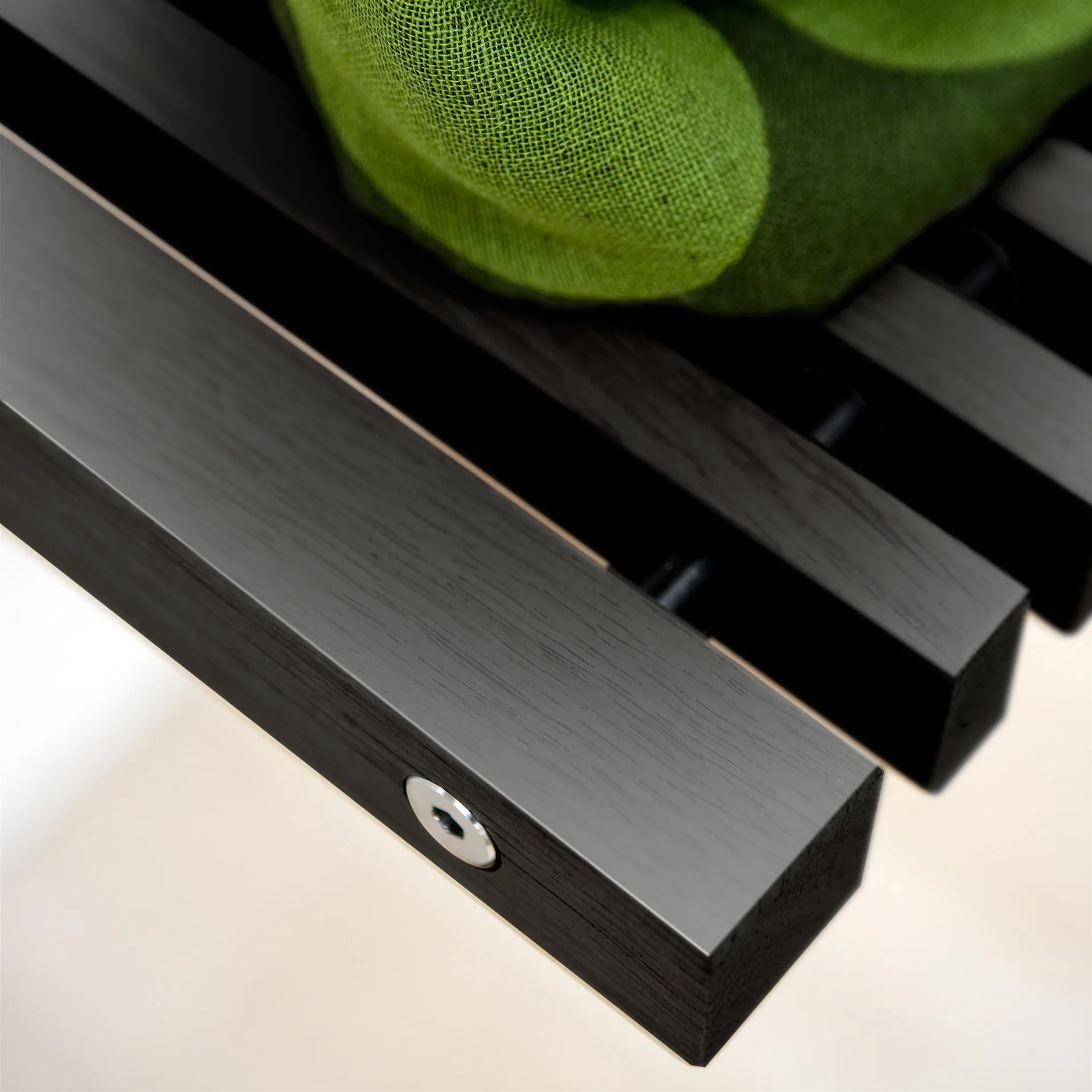 Cutter seinätuoli, mustaksi maalattu tammi Fritz Hansen