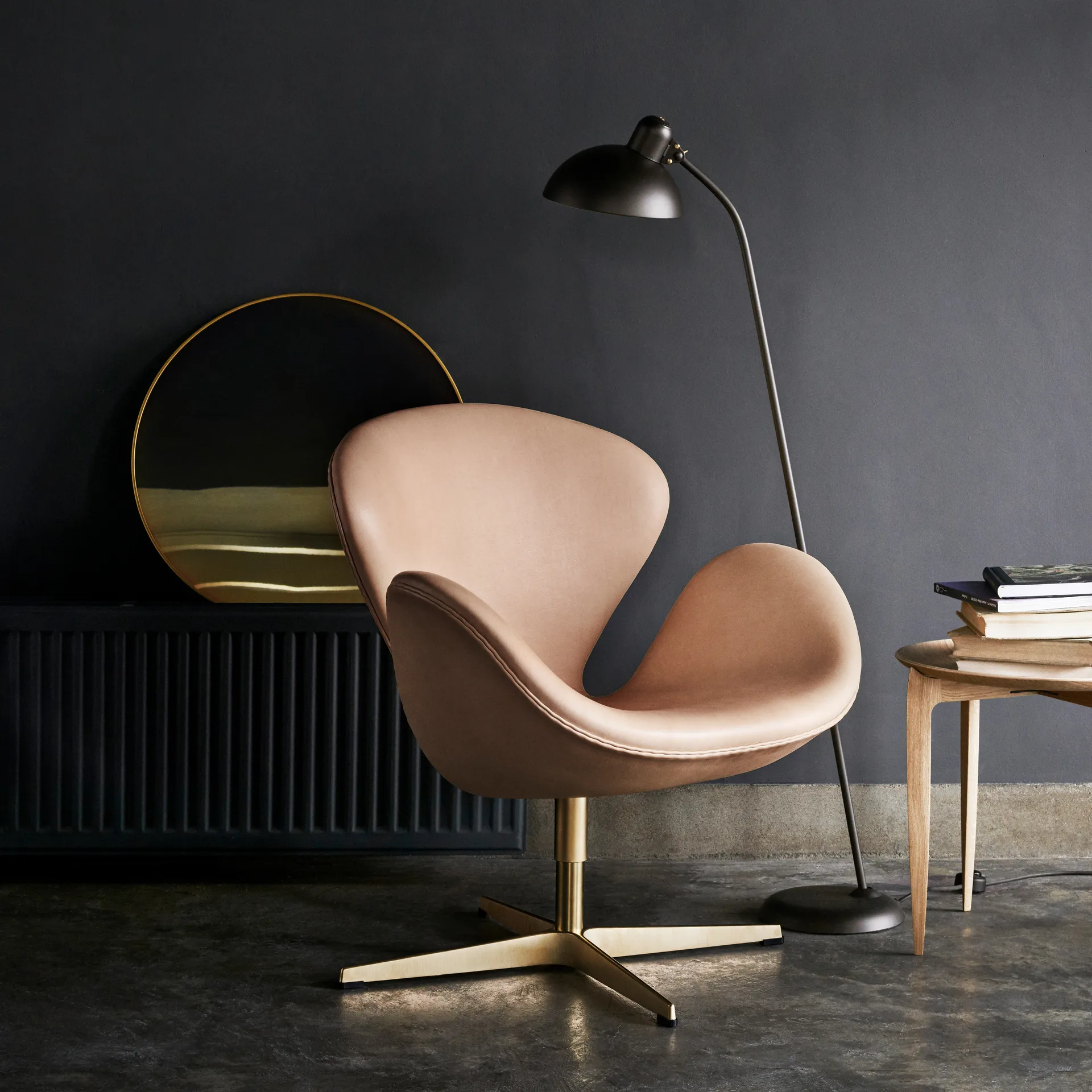 Kaiser Idell 6556-F lattiavalaisin, Matt black Fritz Hansen