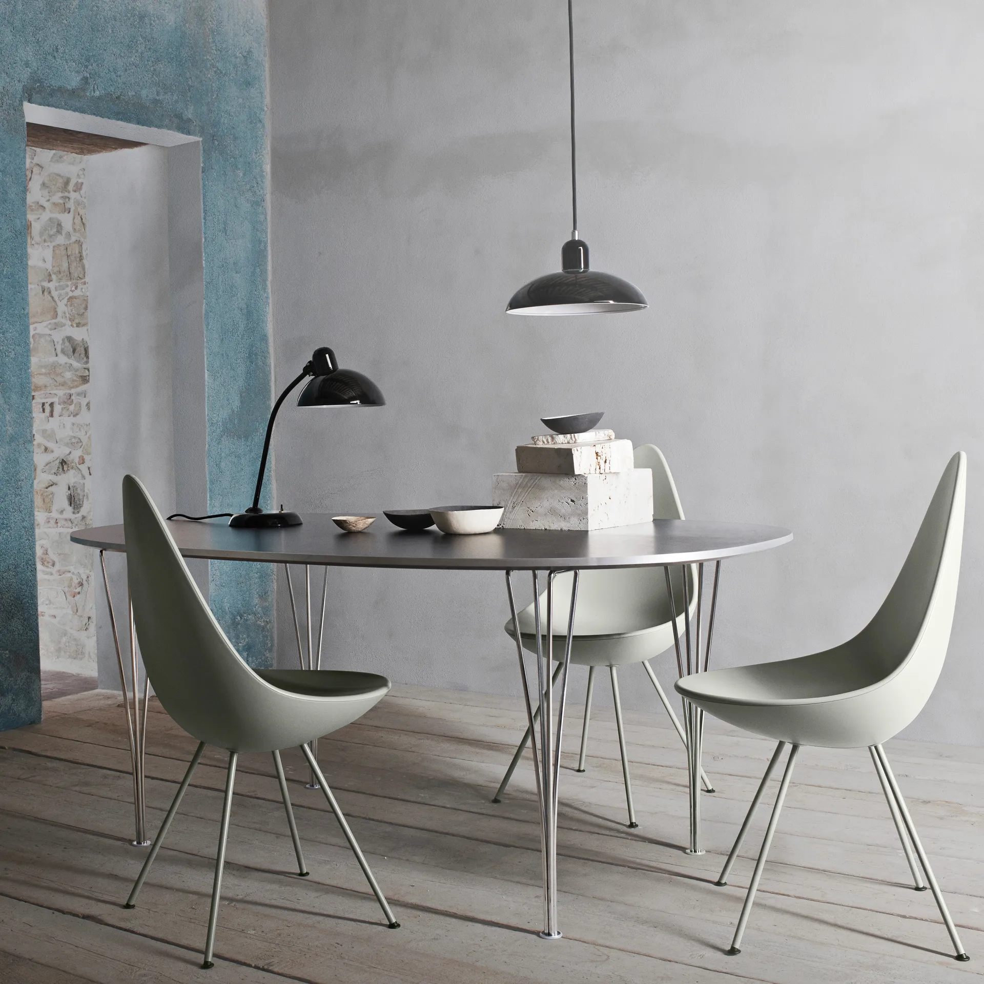 Kaiser Idell 6556-T -pöytävalaisin, Black Fritz Hansen