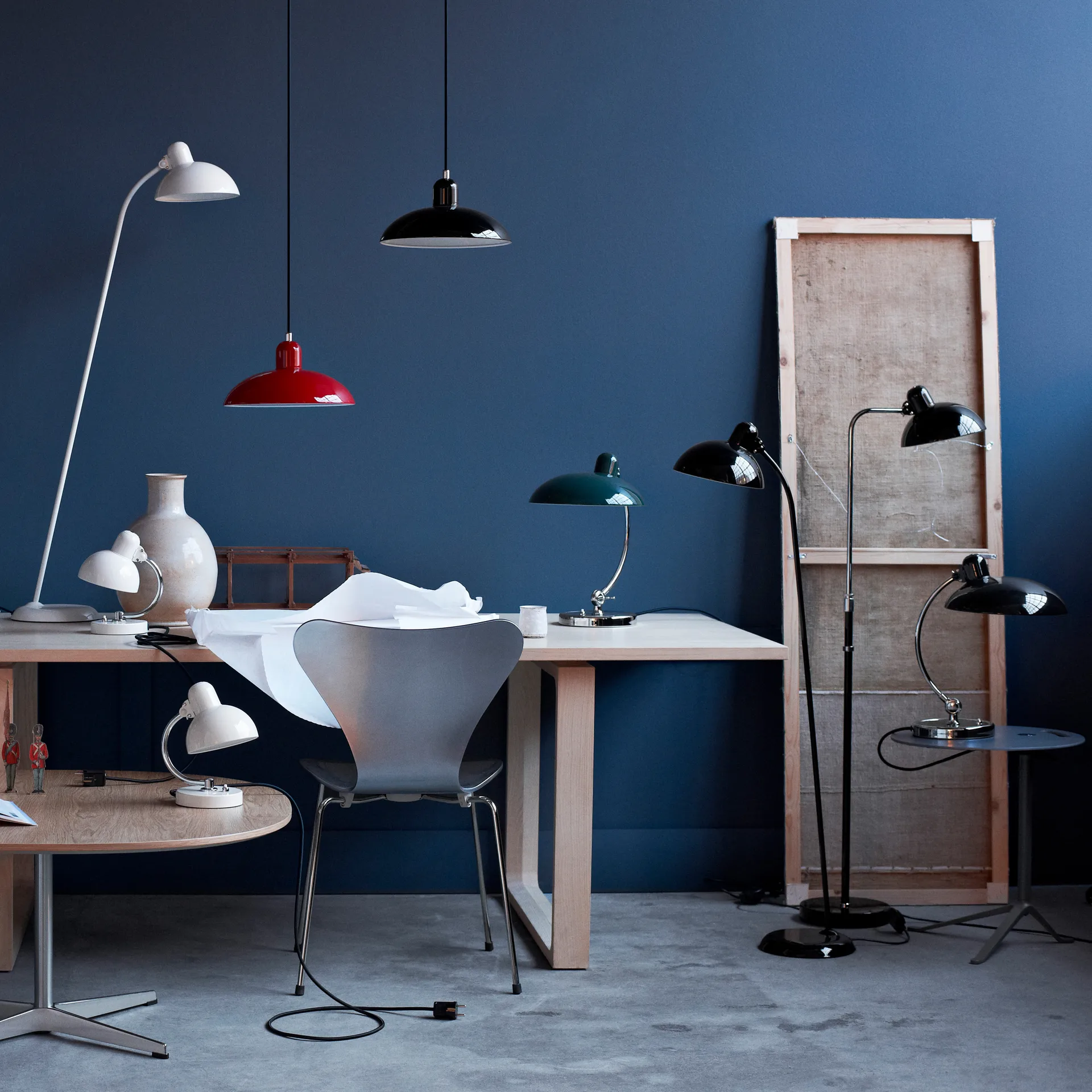Kaiser Idell 6580-F Luxus -lattiavalaisin, Black Fritz Hansen