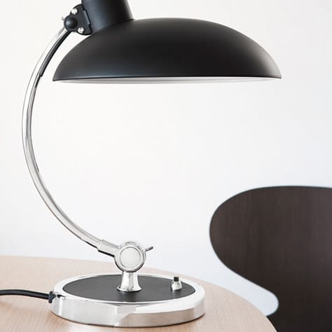 Kaiser Idell 6631-T Luxus -pöytävalaisin, musta matta Fritz Hansen