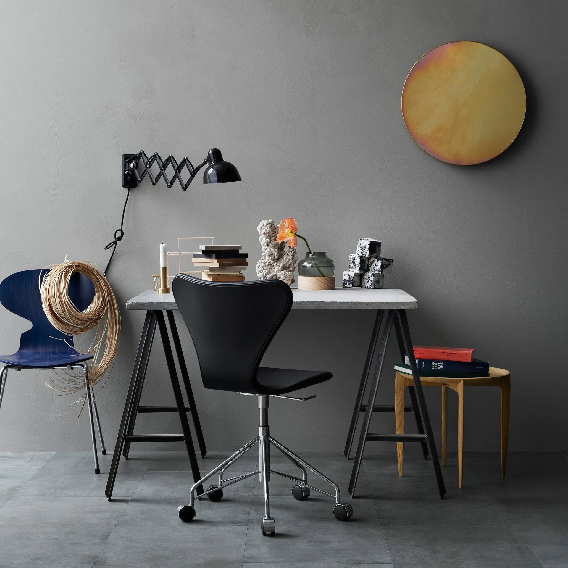 Kaiser Idell 6718-W -seinävalaisin, Black Fritz Hansen