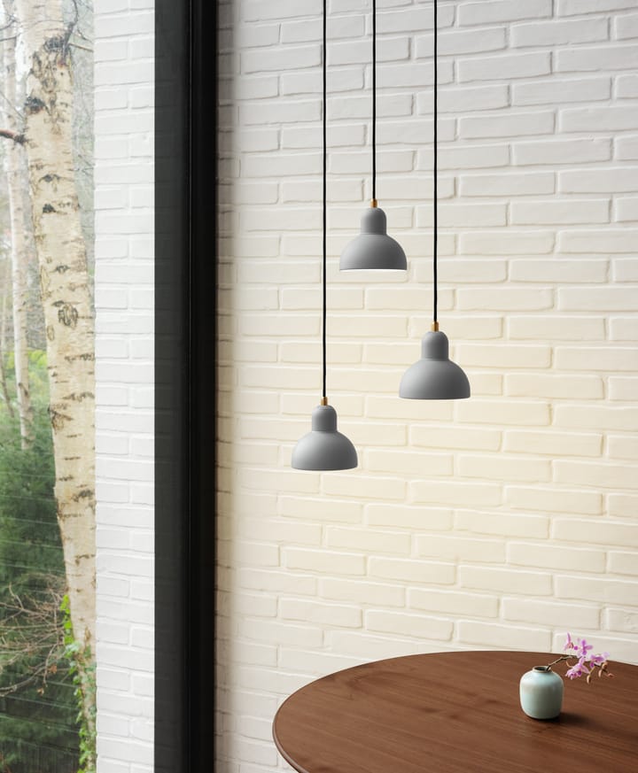 Kaiser Idell 6722-P -riippuvalaisin, Easy Grey Fritz Hansen
