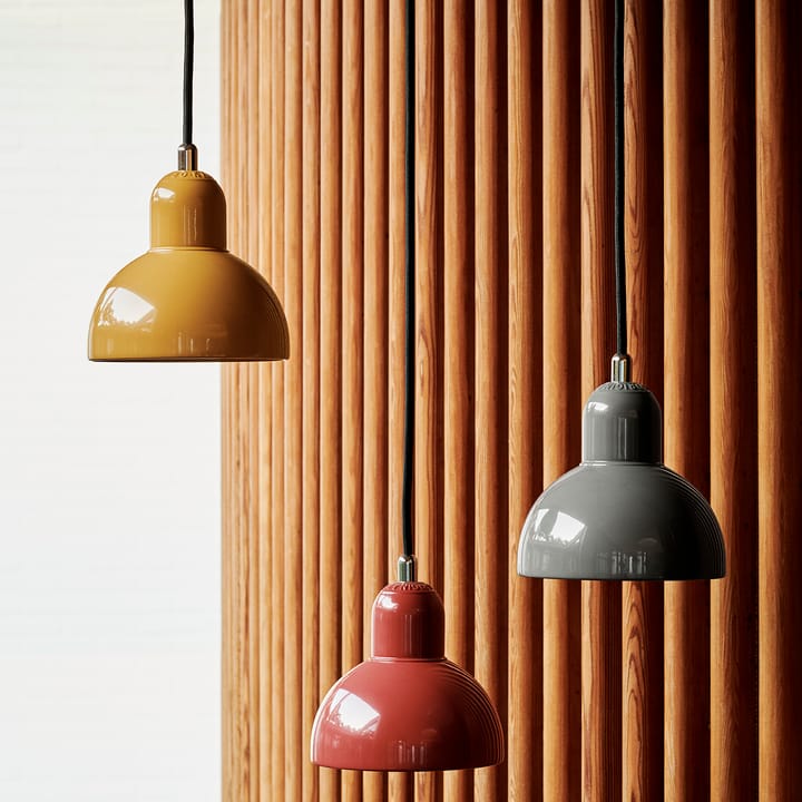 Kaiser Idell 6722-P -riippuvalaisin, Russet red Fritz Hansen