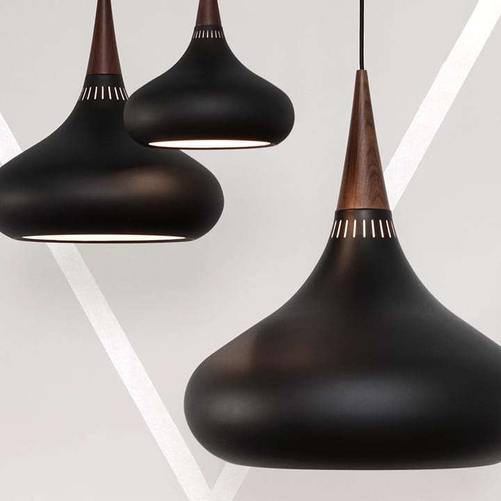 Orient P1 -riippuvalaisin, Musta Fritz Hansen