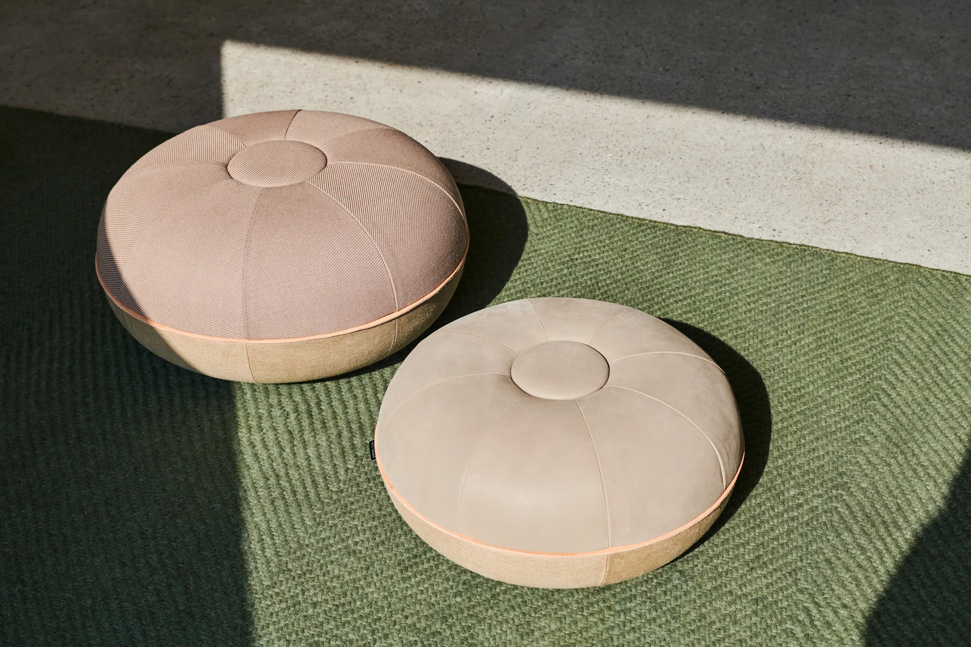 Pouf-istuintyyny, suuri, Beige Fritz Hansen
