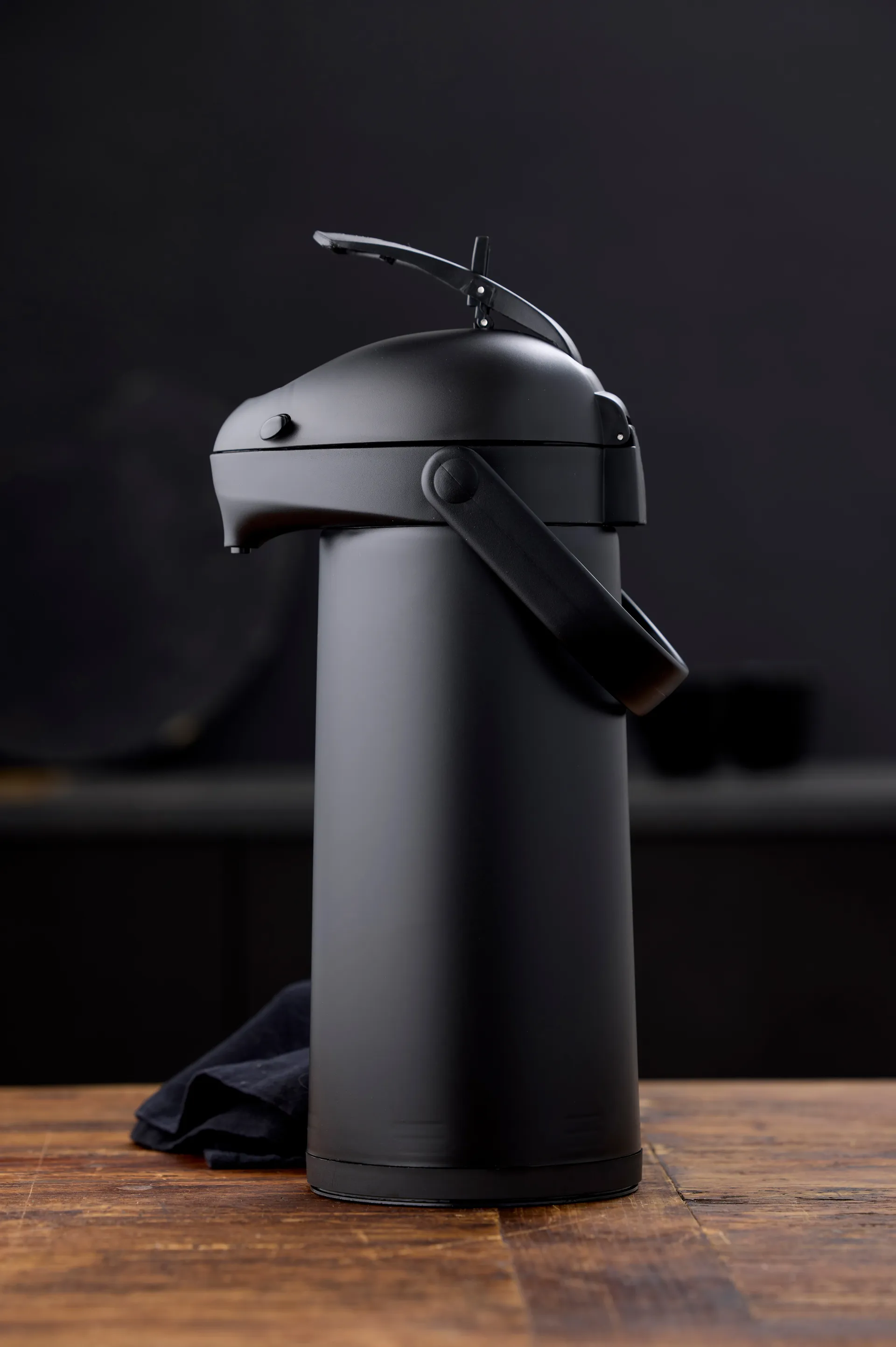 Funktion pumppukannu 1,9 litraa, Musta Funktion