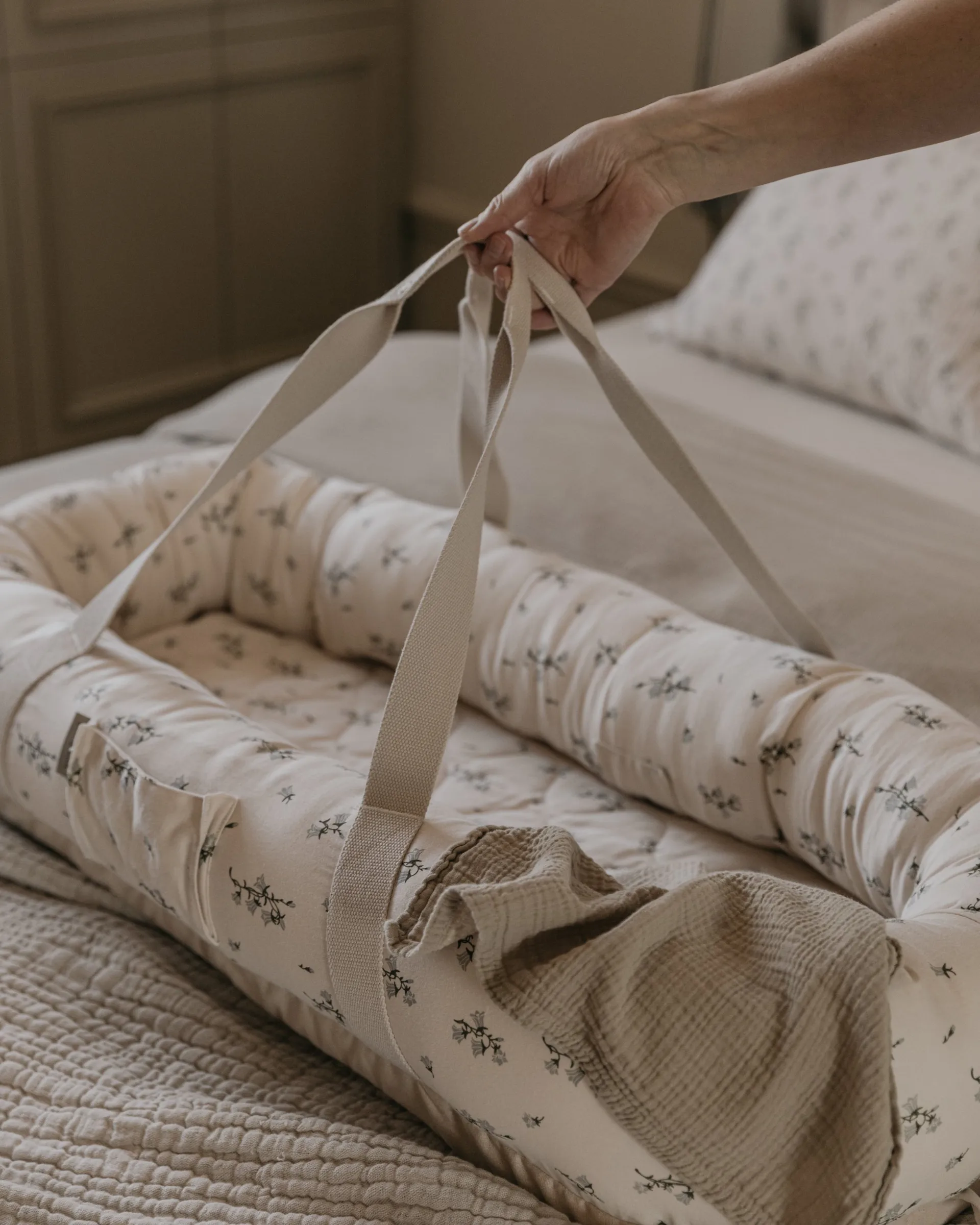 Bluebell satiini tikattu babynest, 43x87x16 cm Garbo&Friends