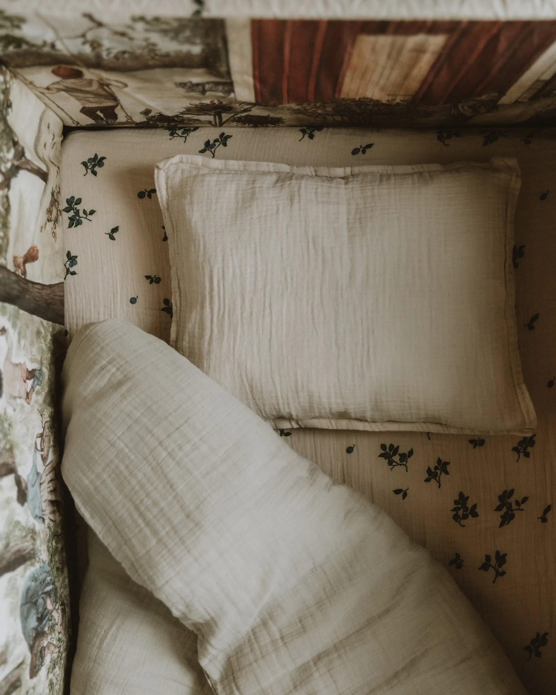 Eggshell Muslin pussilakanasetti junior, 100x130 cm/35x55 cm Garbo&Friends