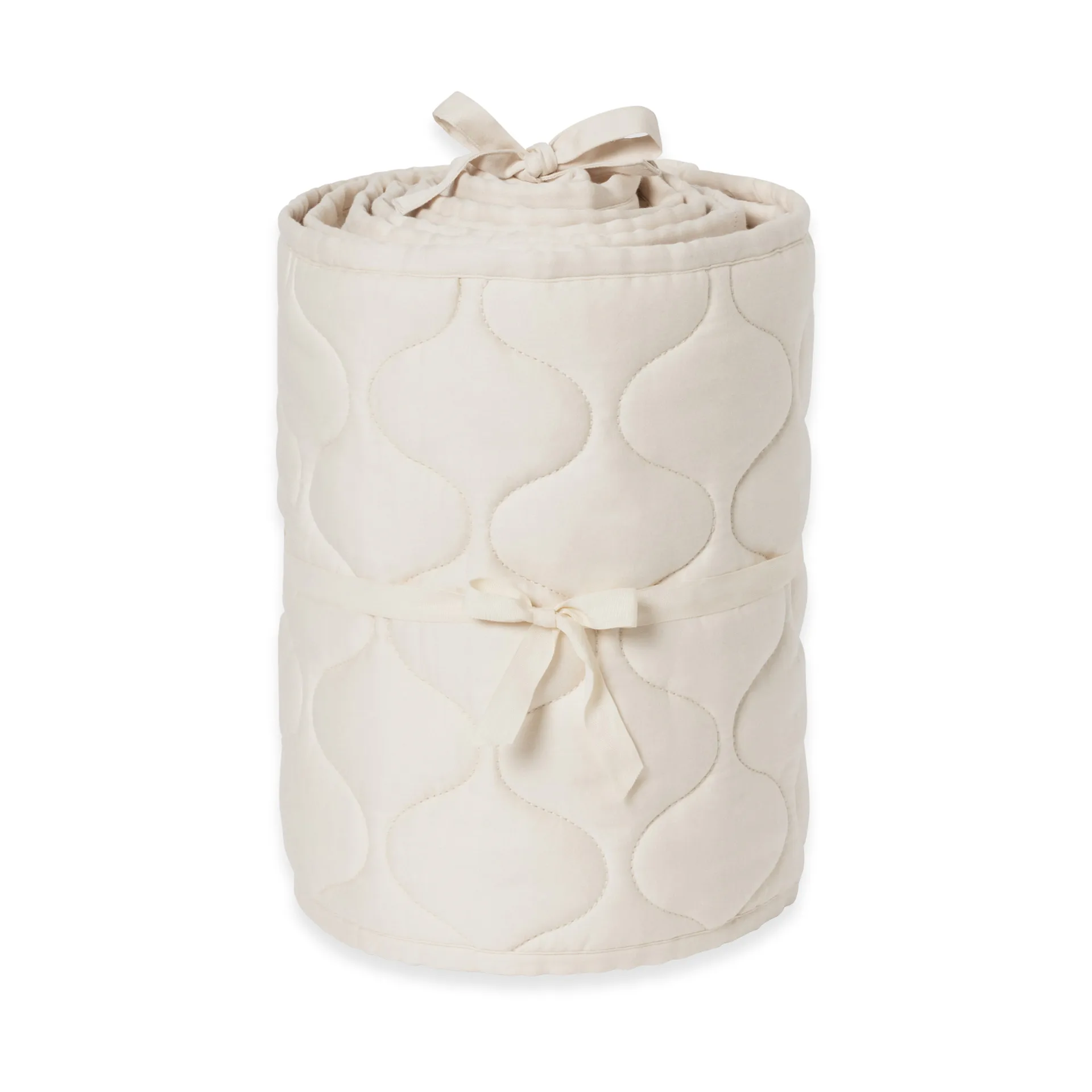 Eggshell Satin tikattu pinnasängynsuoja, 30x360 cm Garbo&Friends