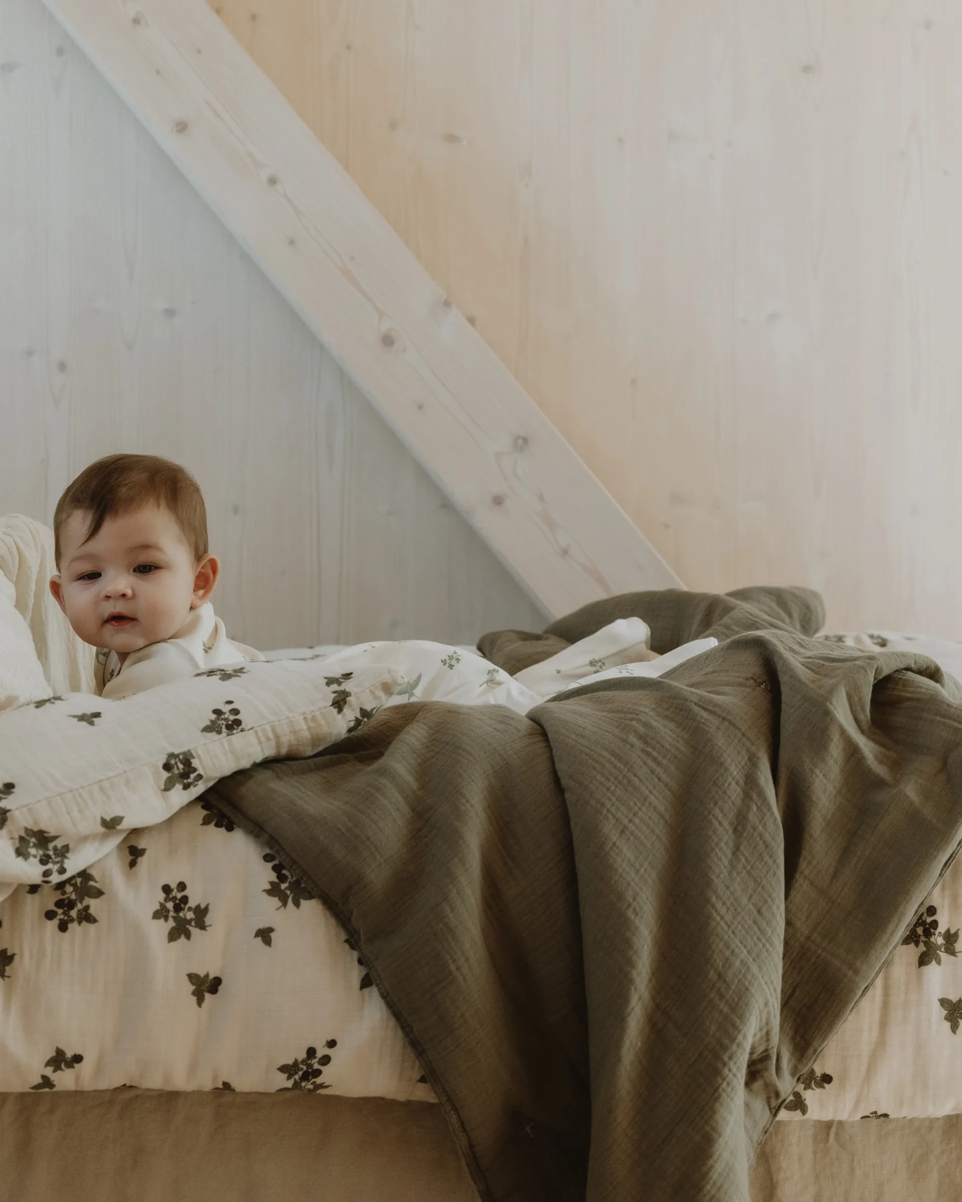 Geranium Muslin pehmustettu huopa, 100x140 cm Garbo&Friends