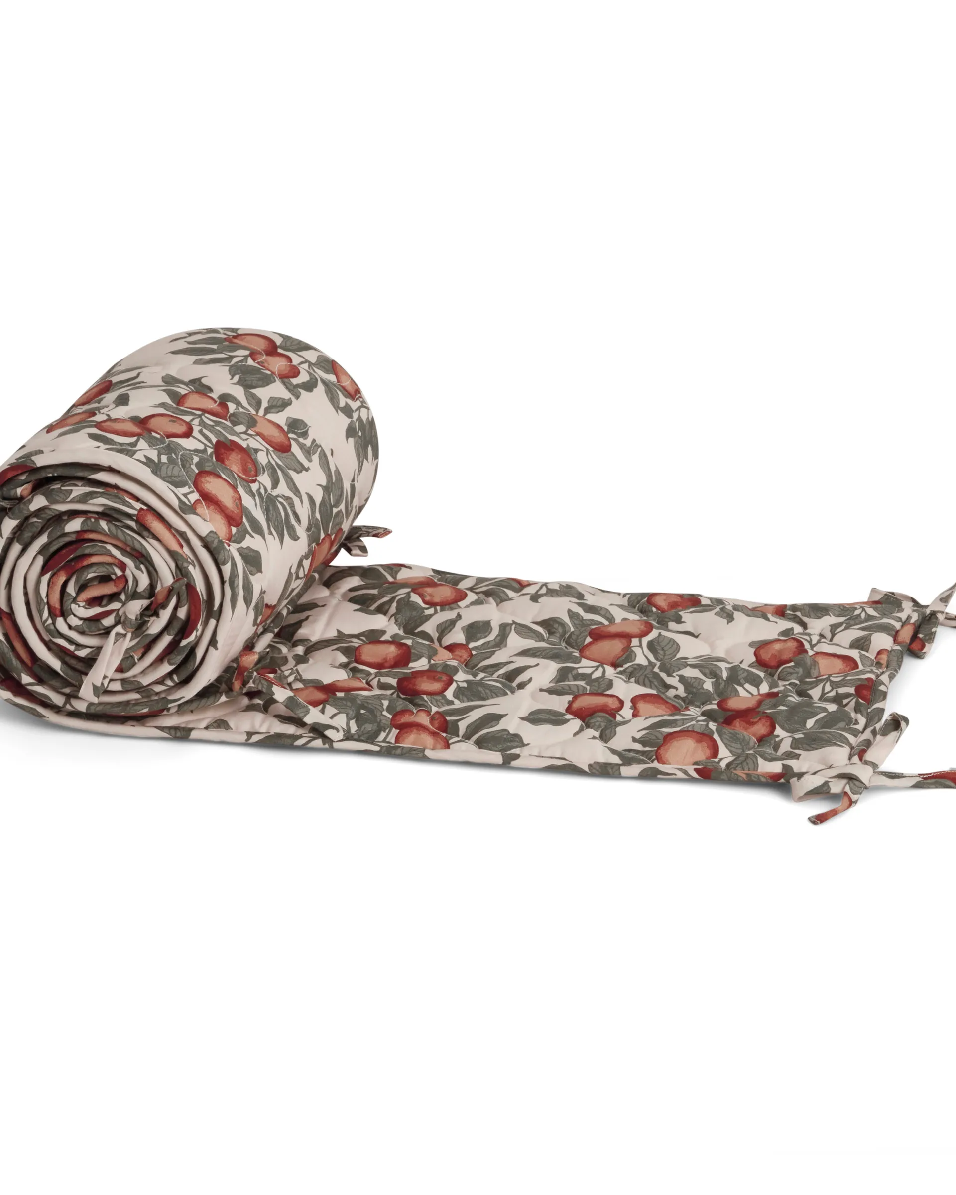 Pomme Satin Quilted pinnasängyn reunapehmuste, 360x30x0,5 cm Garbo&Friends