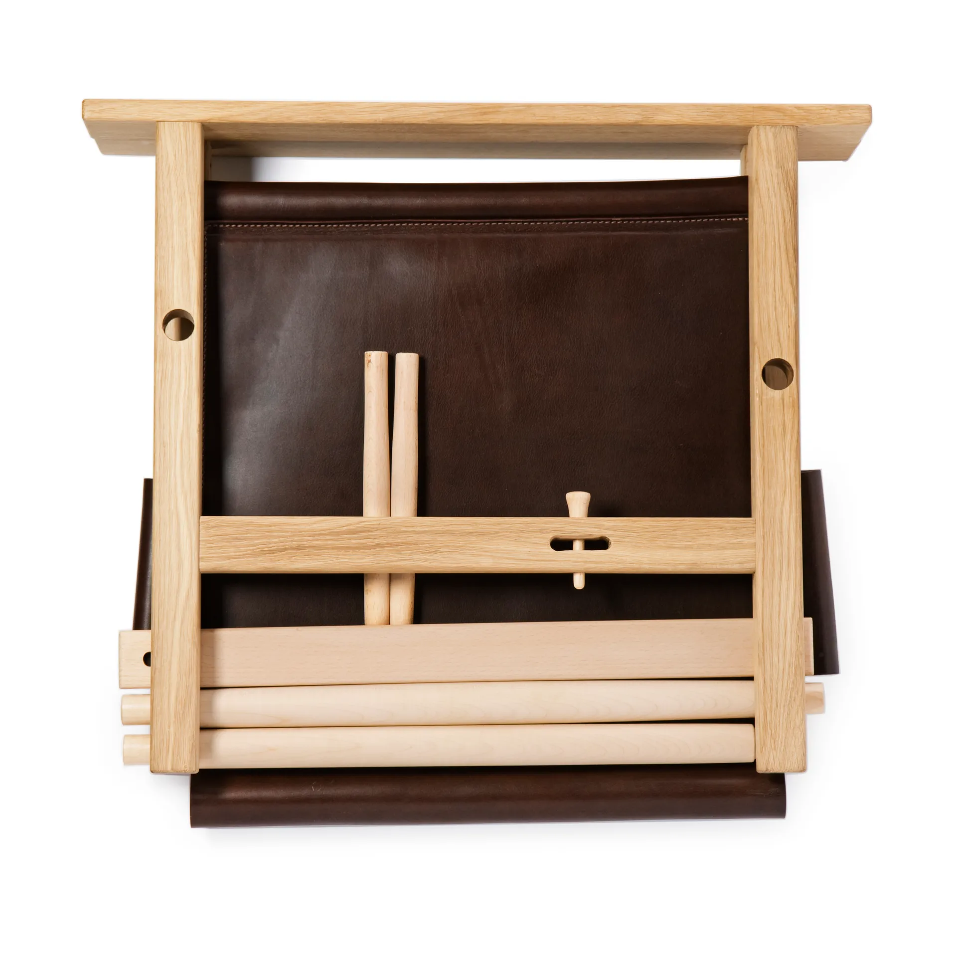 Ferdinand nojatuoli, Tammi-käsittelemätön-Tärnsjö nahka tummanruskea Gärsnäs