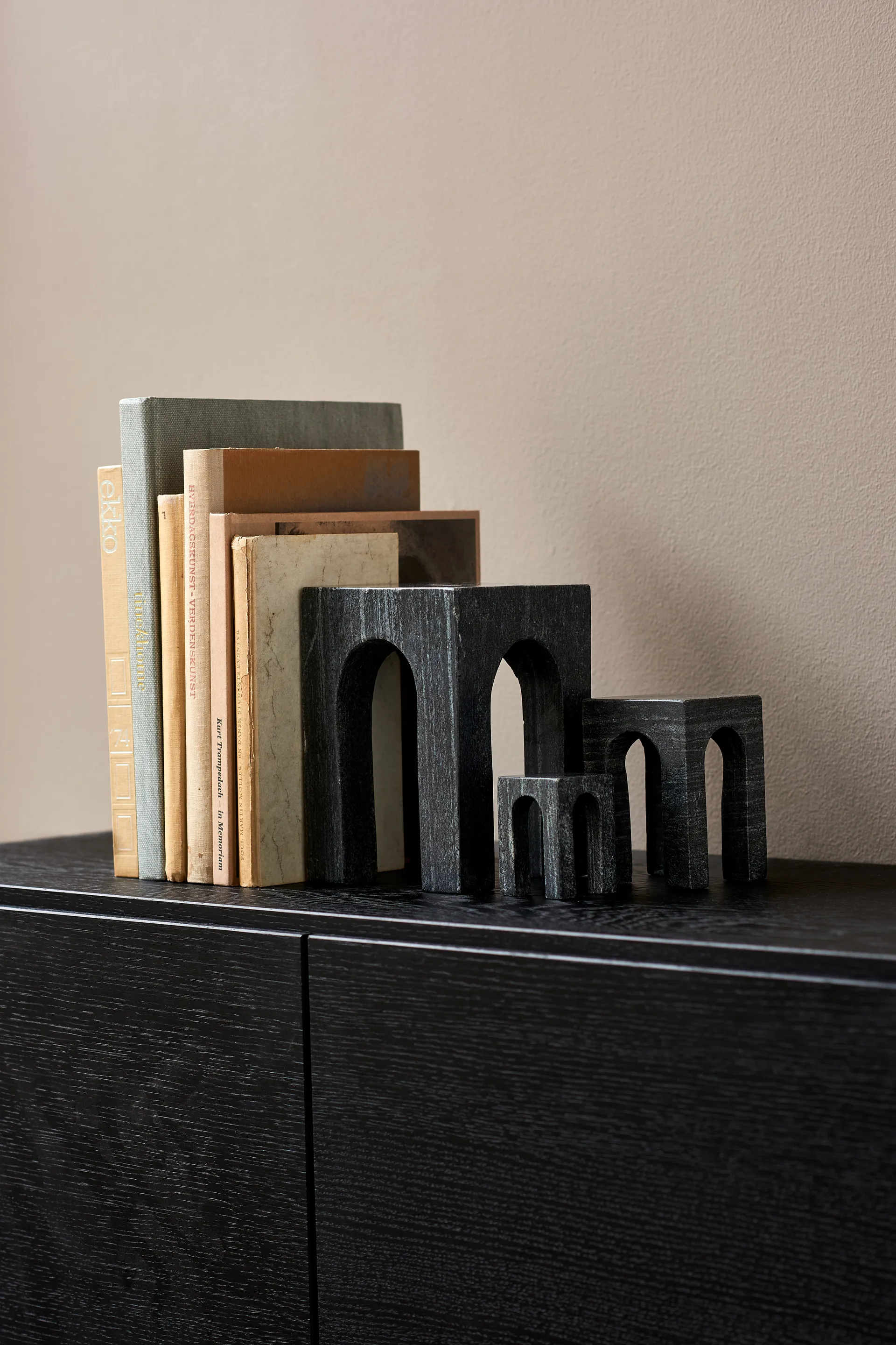 Arkis kirjatuki 3 osaa, Musta Gejst