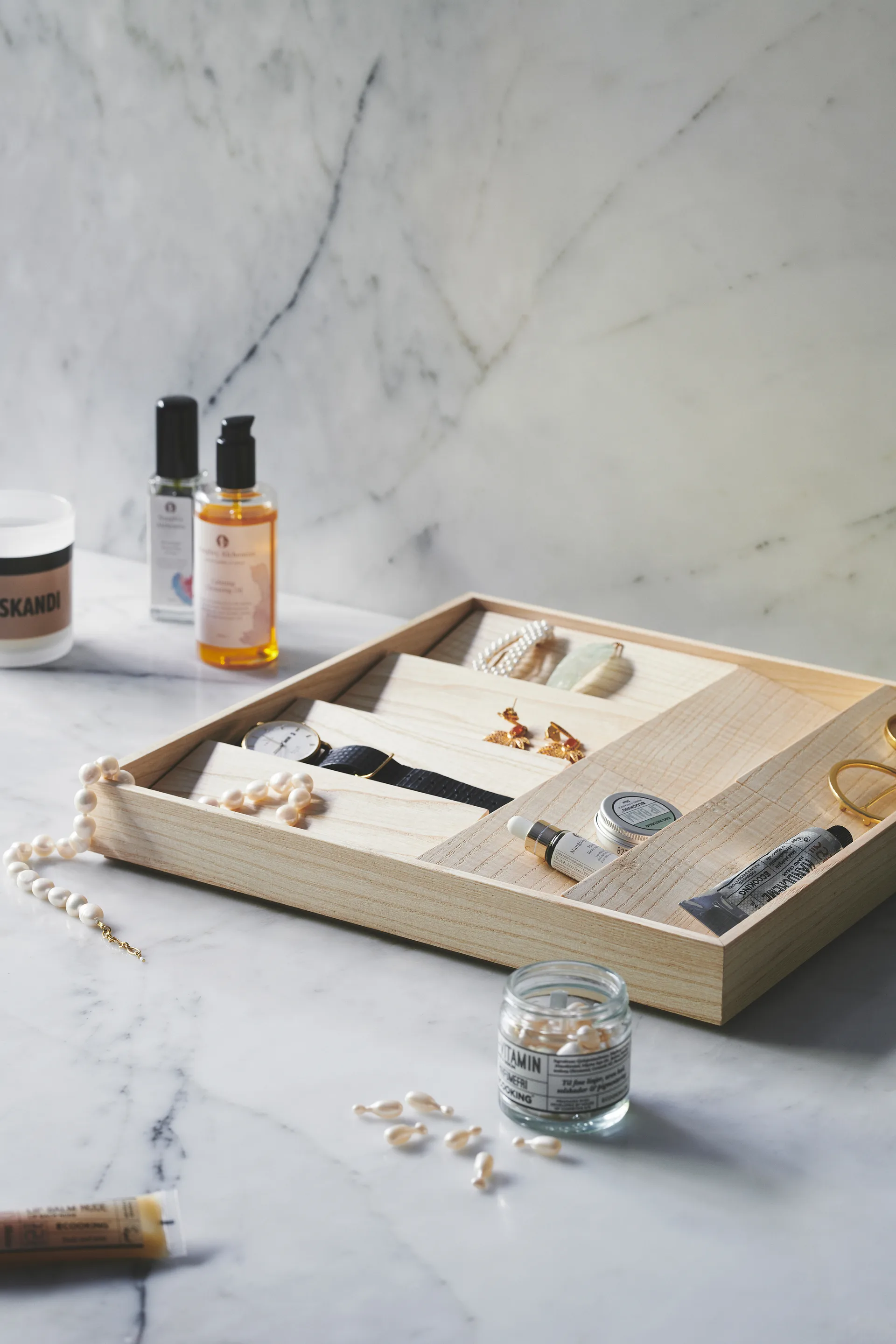 Duune organizer 8 -tarjotin, Vaalea tammi Gejst