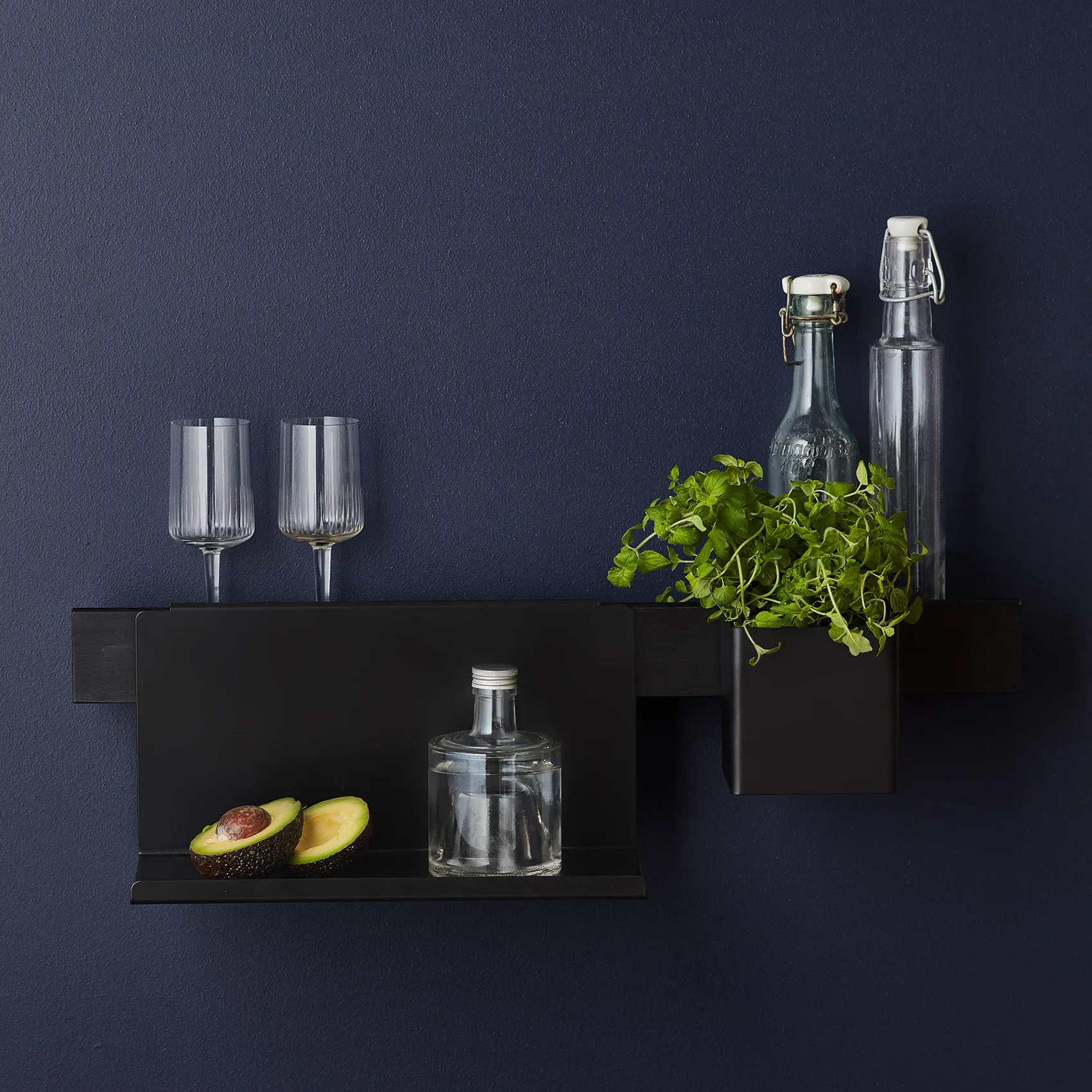 Flex Rail magneettilista 60 cm, Mustaksi petsattu tammi-musta Gejst