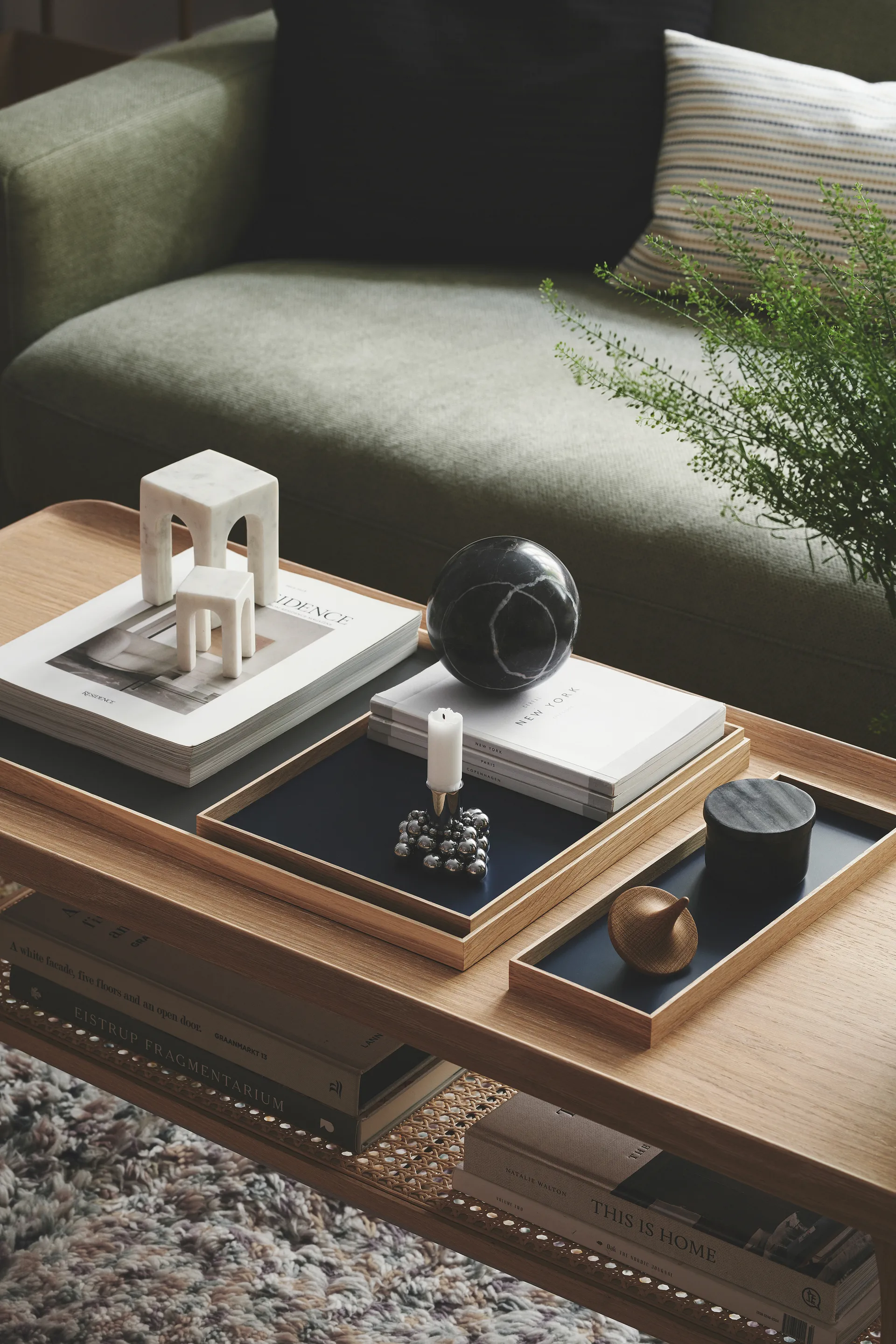 Frame tarjotin medium 23x34 cm, Tammi-sininen Gejst