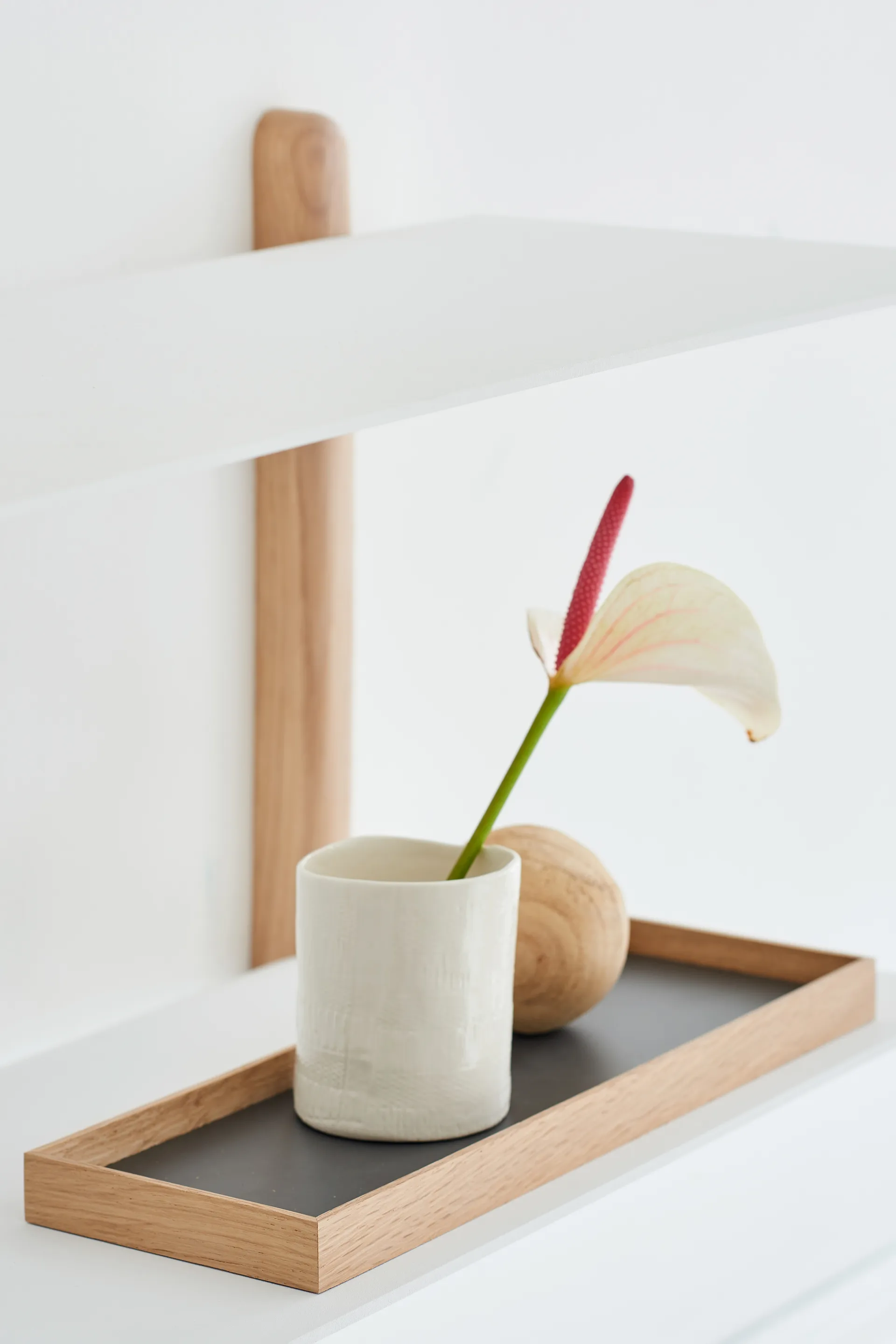 Frame tarjotin small 11x32,4 cm, Tammi-vaaleanharmaa Gejst