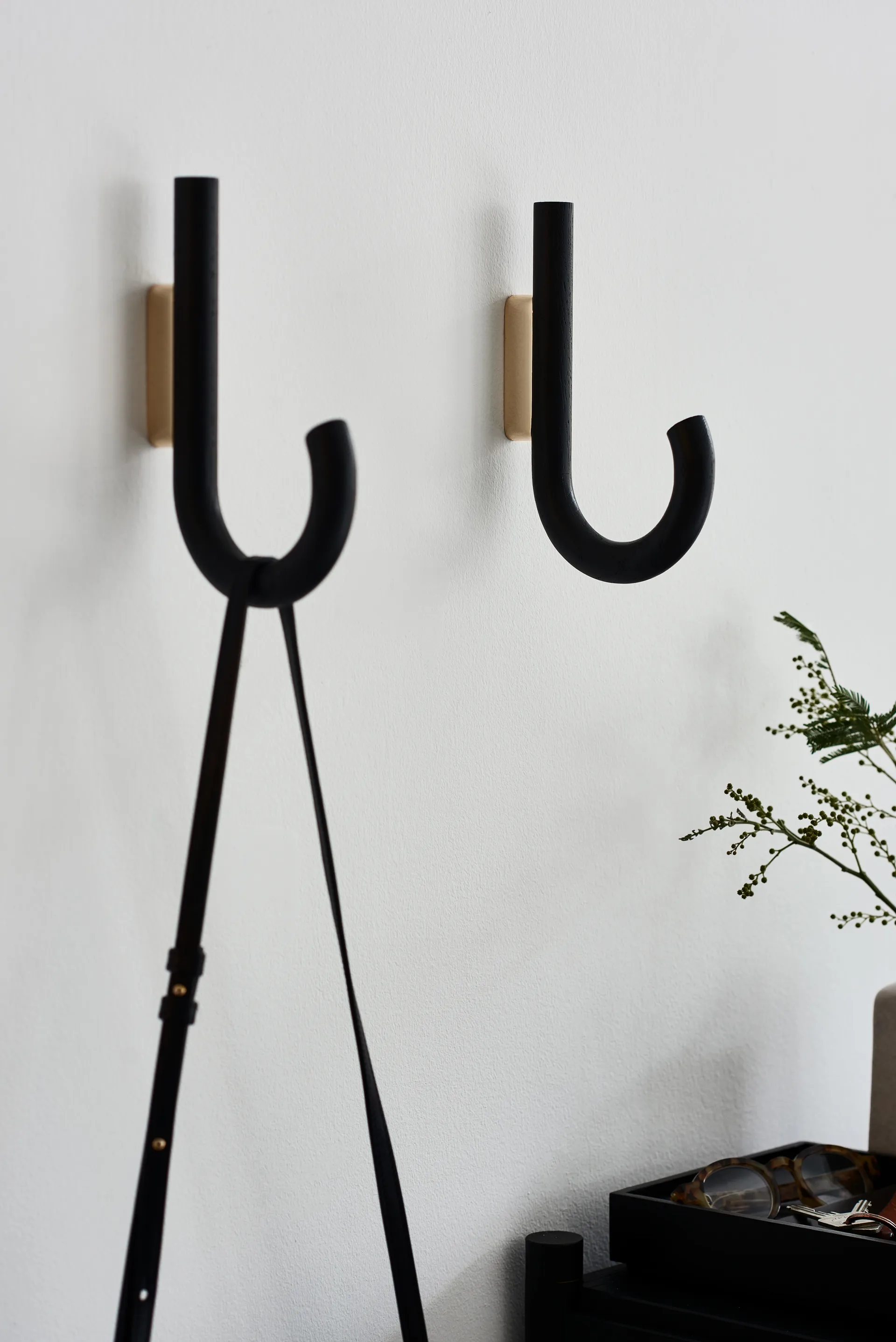 Hook koukku 19 cm, Mustaksi petsattu tammi-messinki Gejst