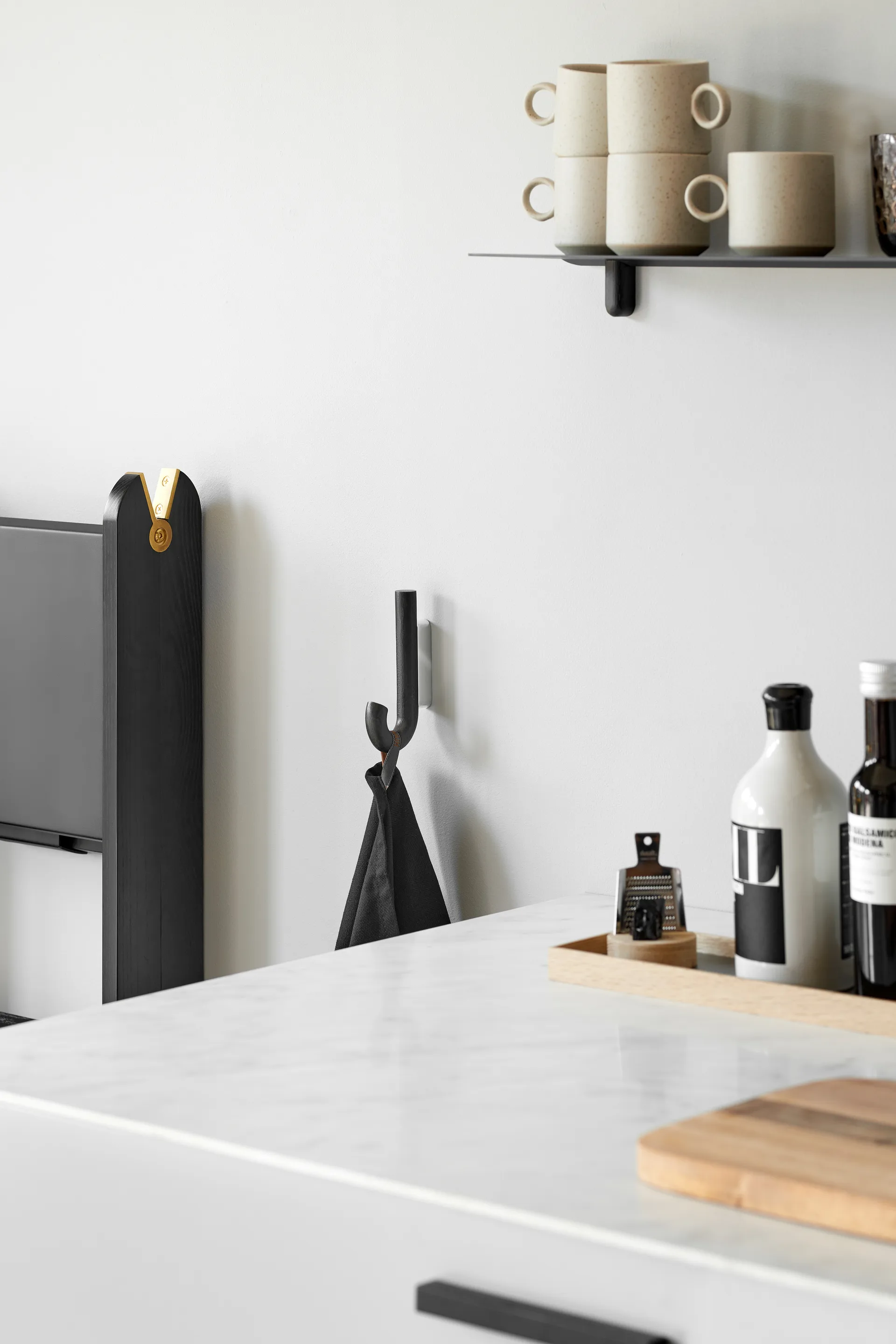 Hook koukku mini 13,3 cm, Musta tammi-kromi Gejst