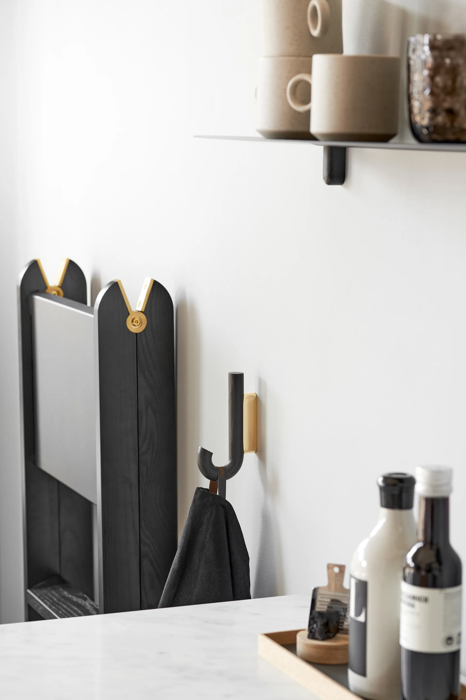 Hook koukku mini 13,3 cm, Musta tammi-messinki Gejst