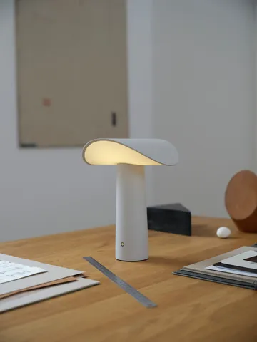 Lium kannettava pöytälamppu 22,5 cm - Lämmin harmaa - Gejst