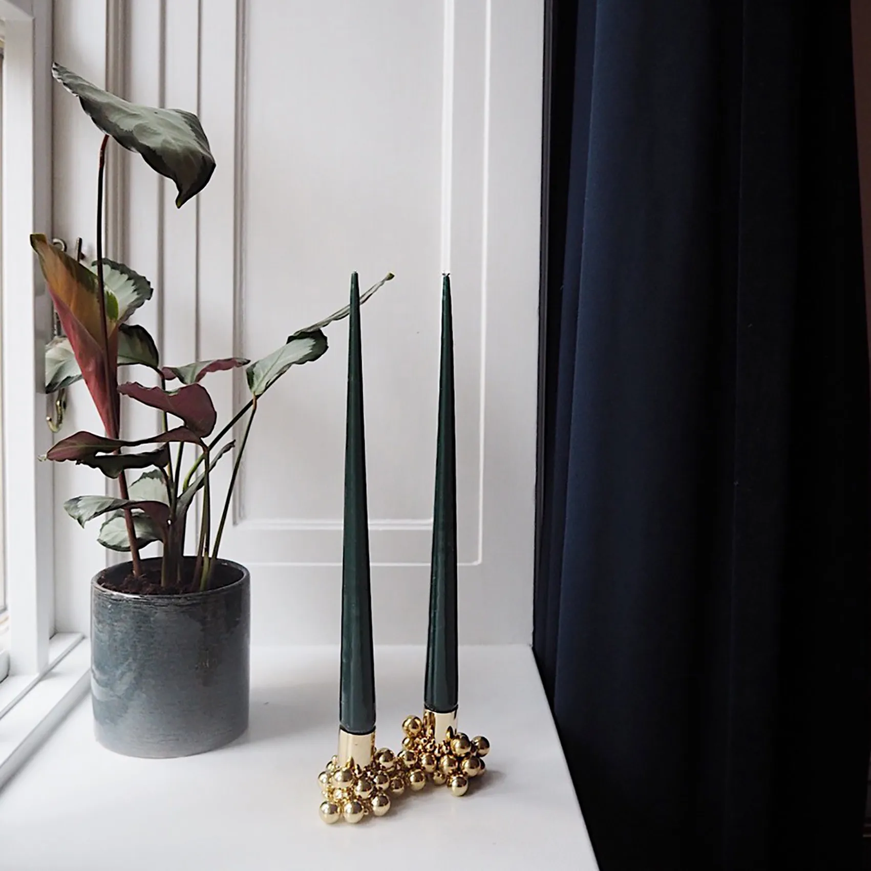 Molekyl kynttilänjalka 2, Messinki Gejst