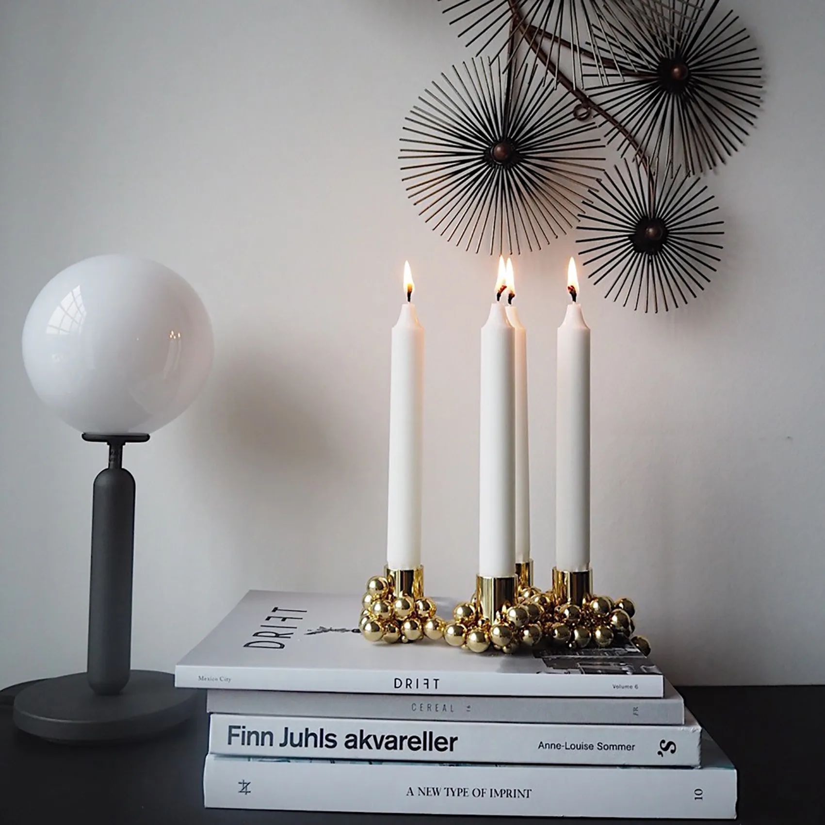 Molekyl kynttilänjalka 4, Messinki Gejst