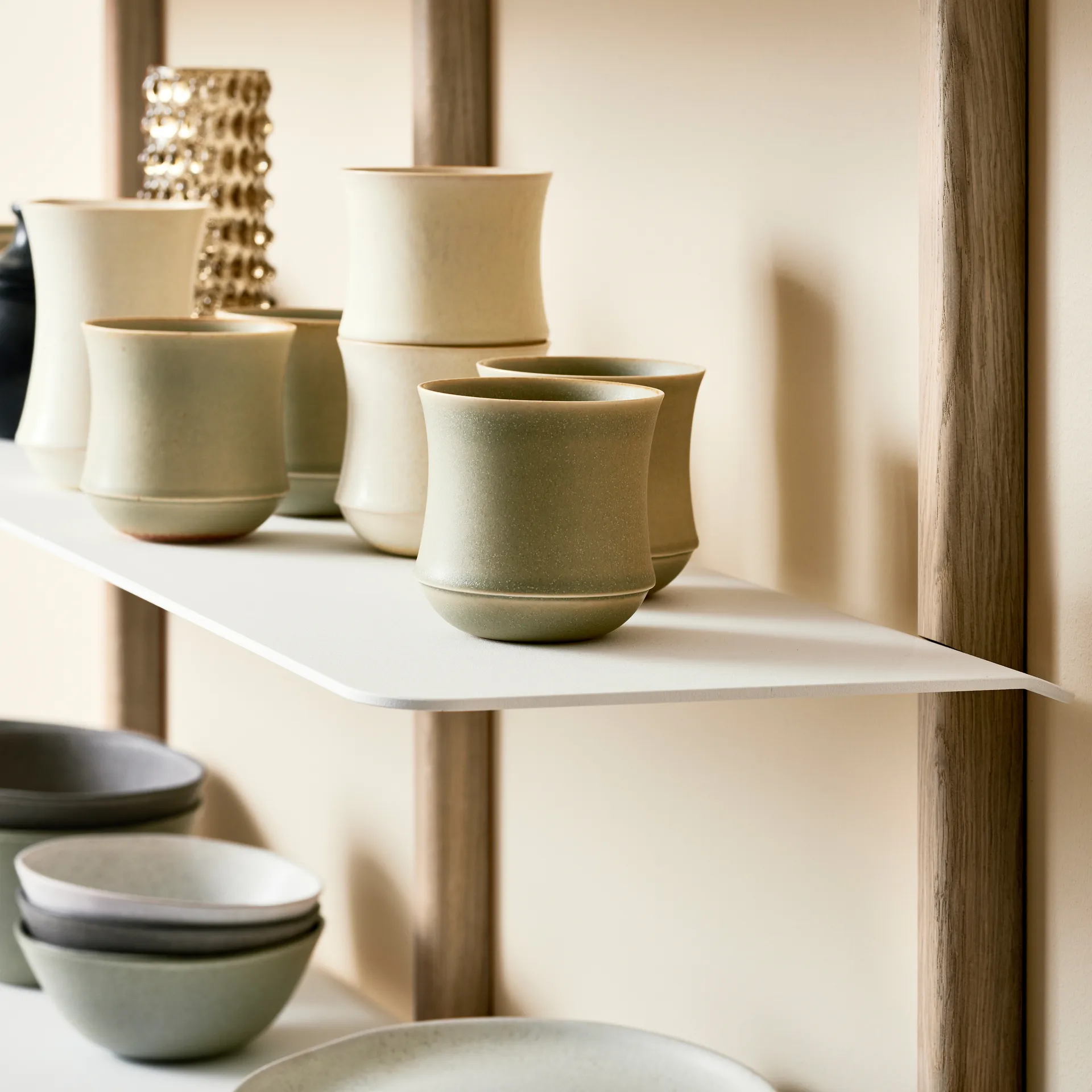 Nivo hylly D large, Vaalea tammi-valkoinen Gejst