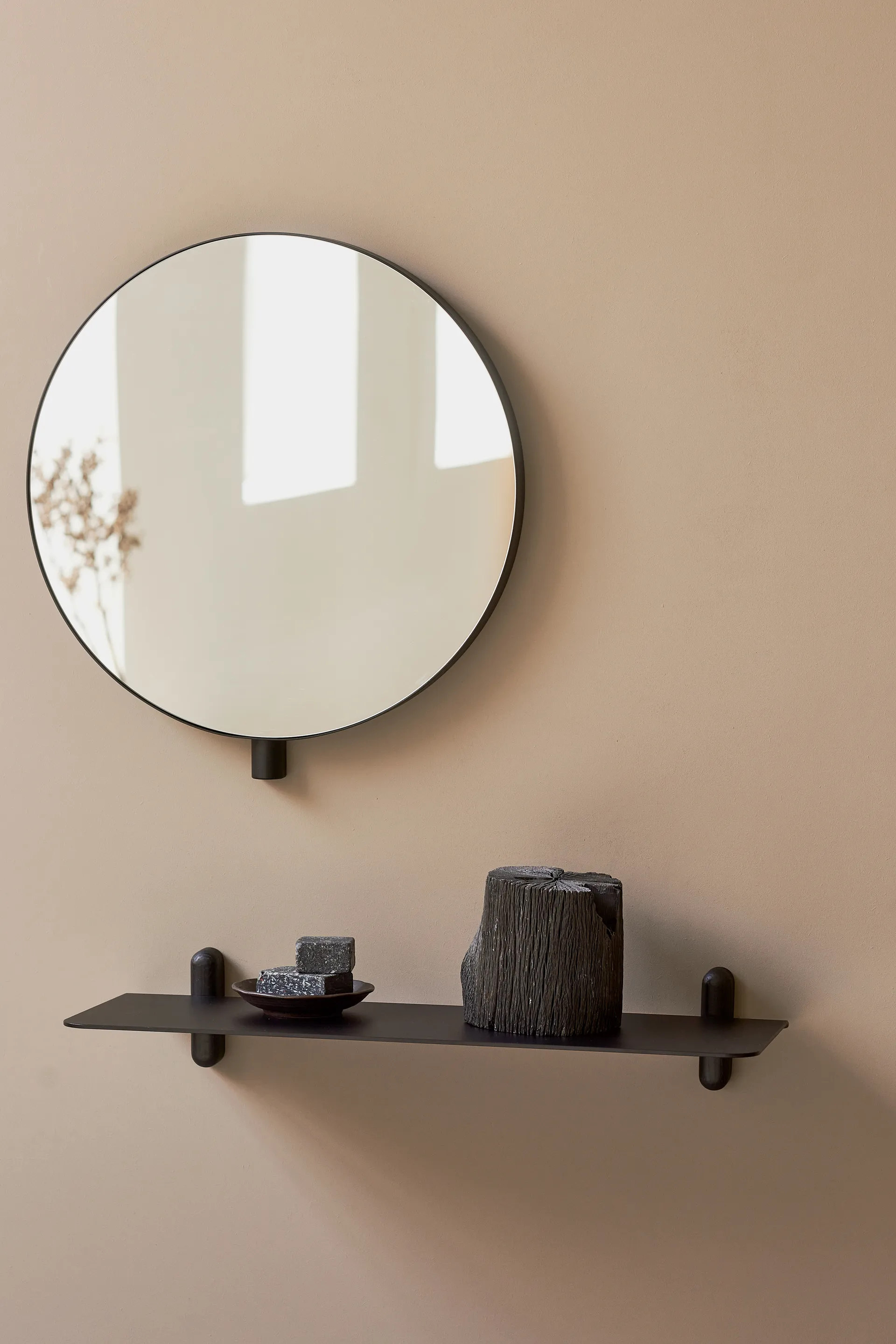 Nivo hylly G large, Mustaksi petsattu saarni-musta Gejst