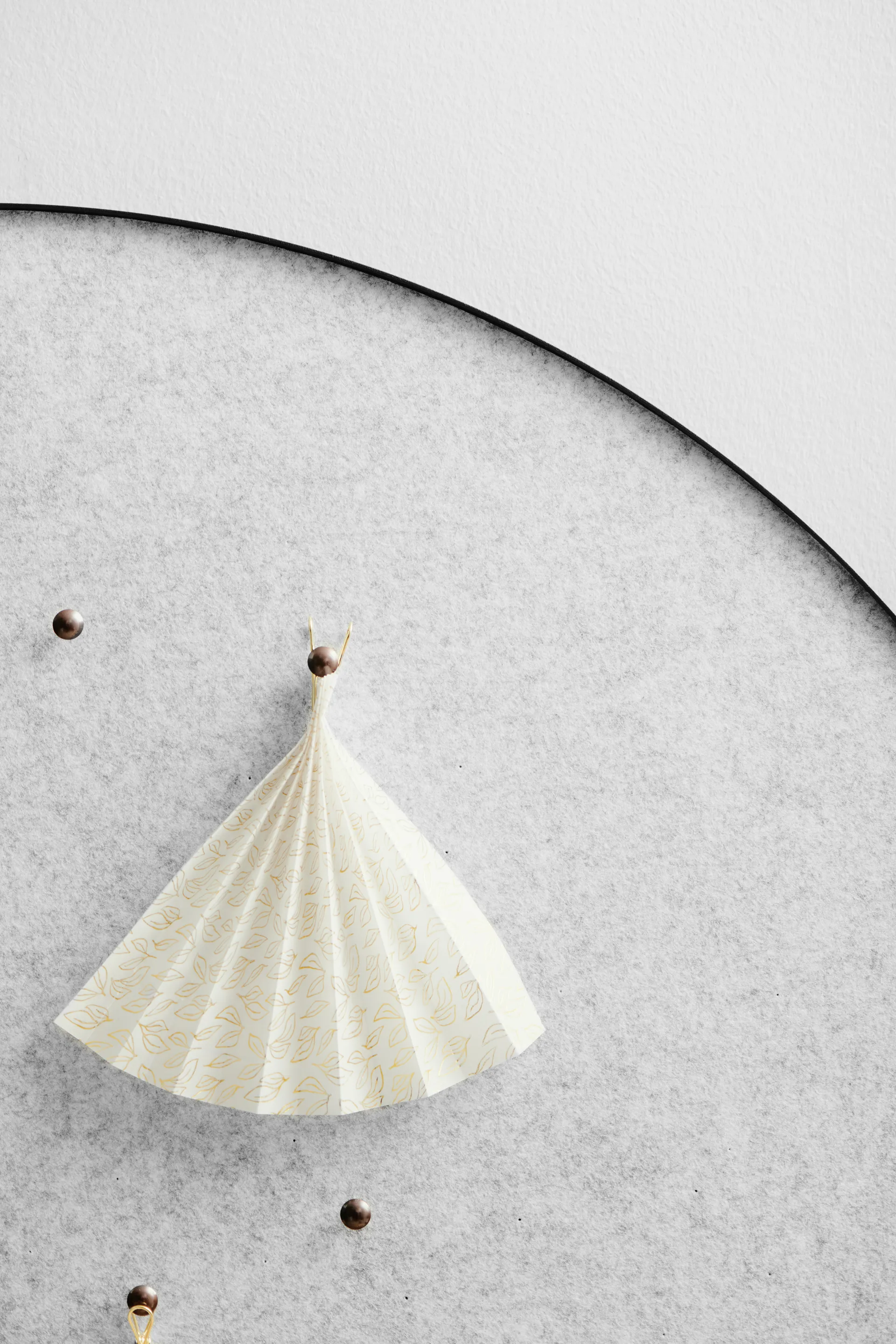 Retell pinboard ilmoitustaulu Ø 80 cm, Vaaleanharmaa Gejst