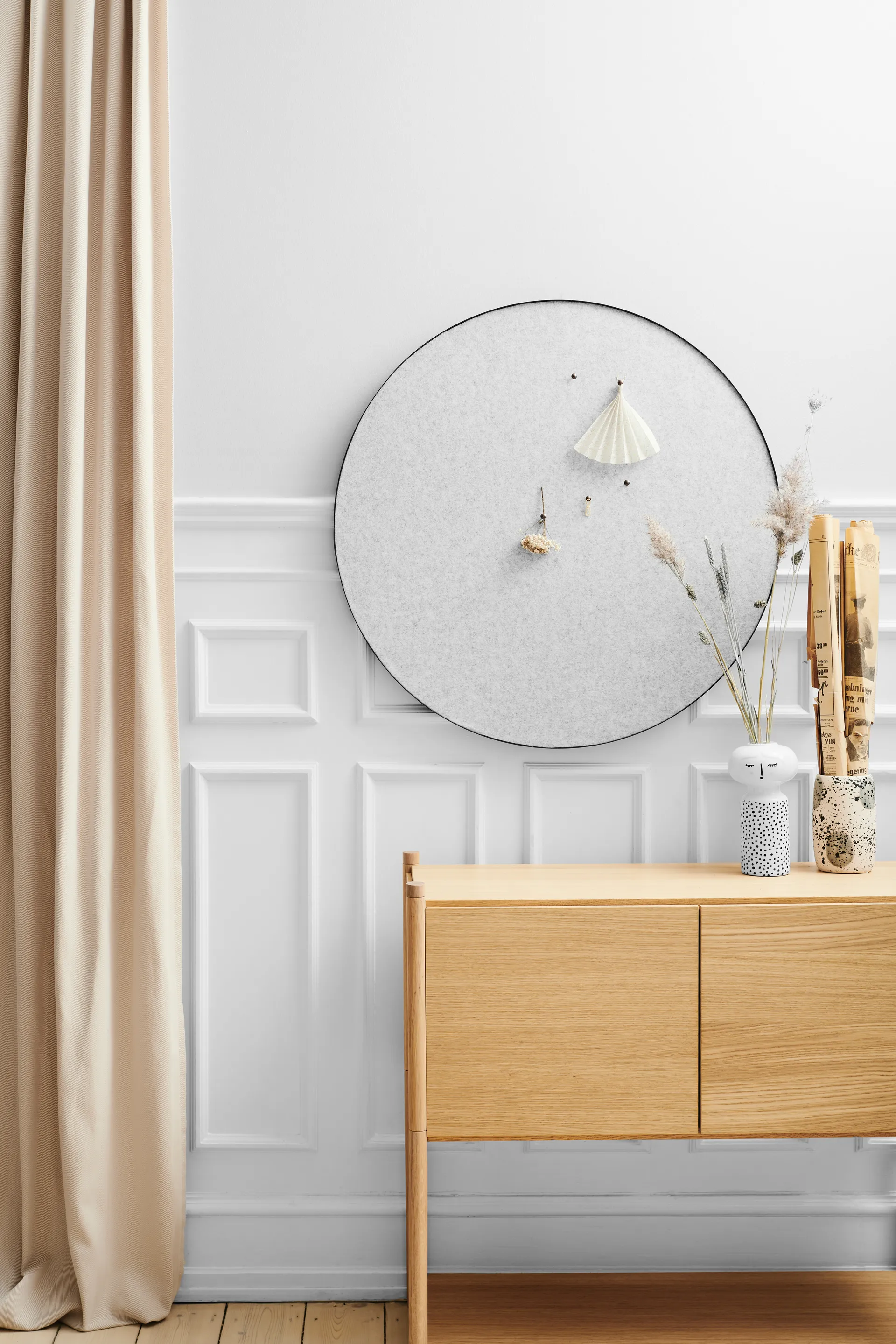 Retell pinboard ilmoitustaulu Ø 80 cm, Vaaleanharmaa Gejst