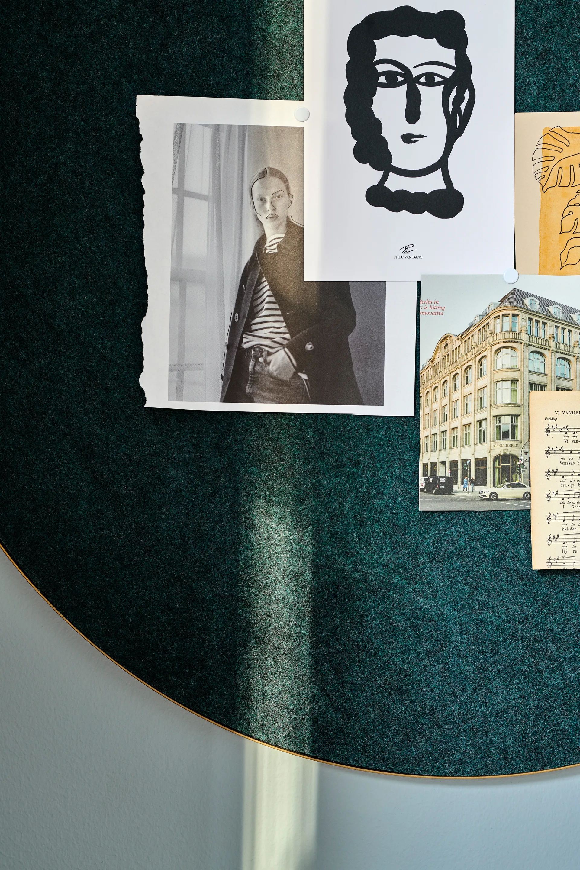 Retell pinboard ilmoitustaulu Ø 80 cm, Vihreä-messinki Gejst