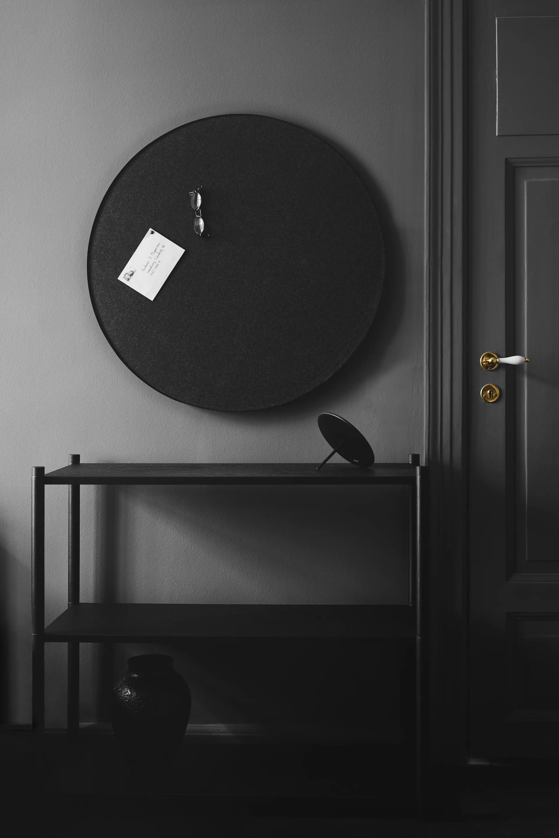 Sceene bookcase A, Mustaksi petsattu tammi Gejst