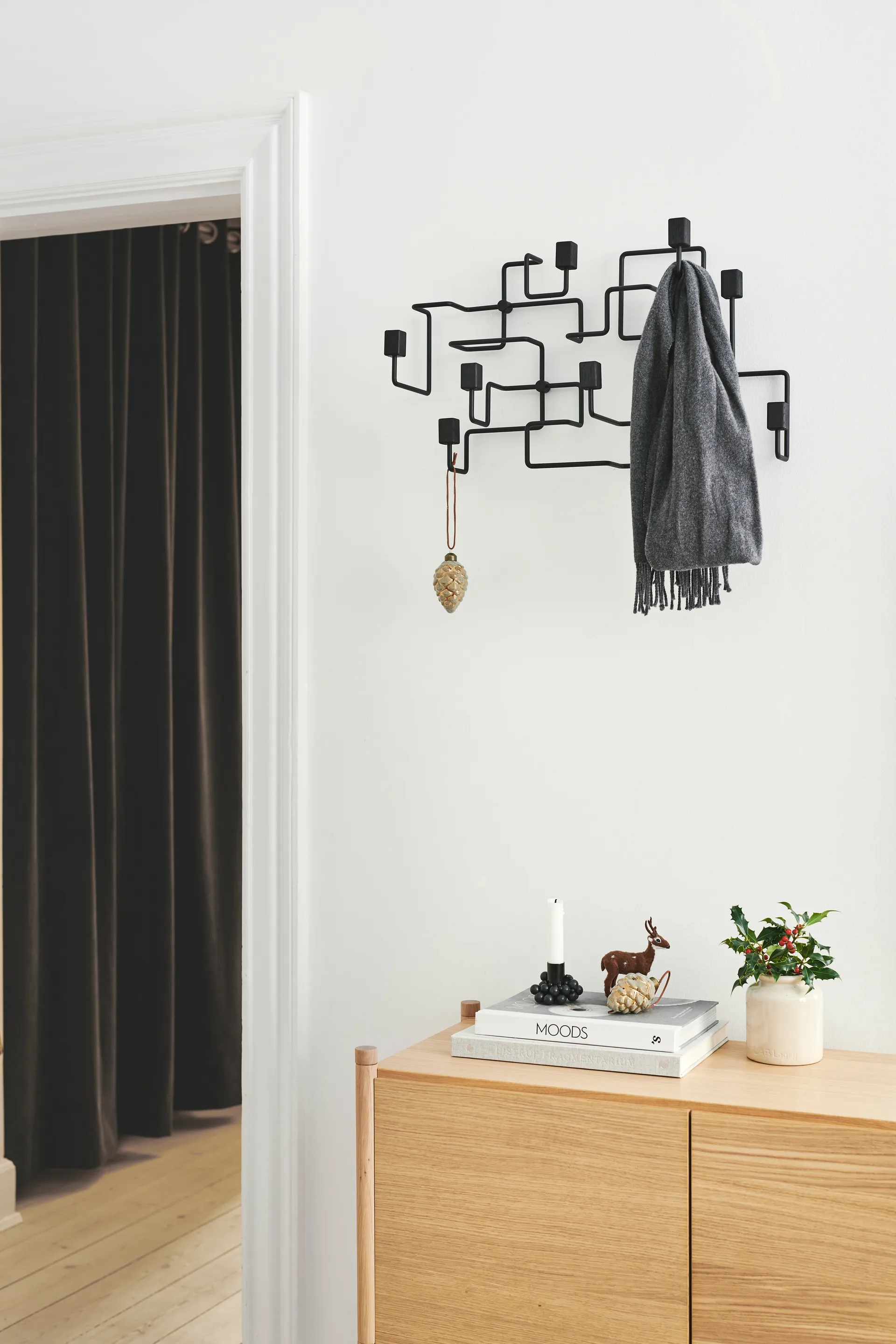 Sceene bookcase C, Vaalea tammi Gejst