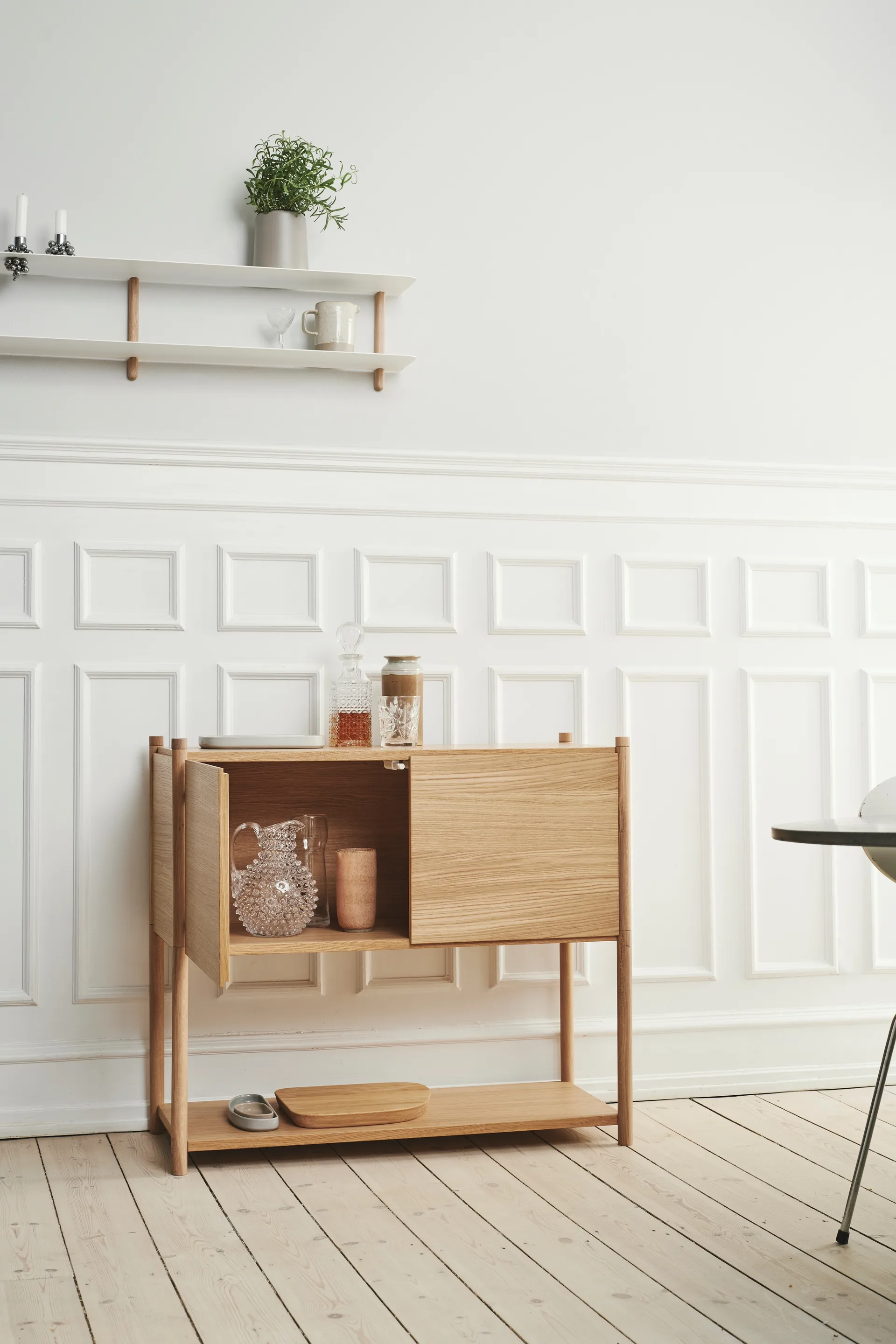 Sceene bookcase C, Vaalea tammi Gejst