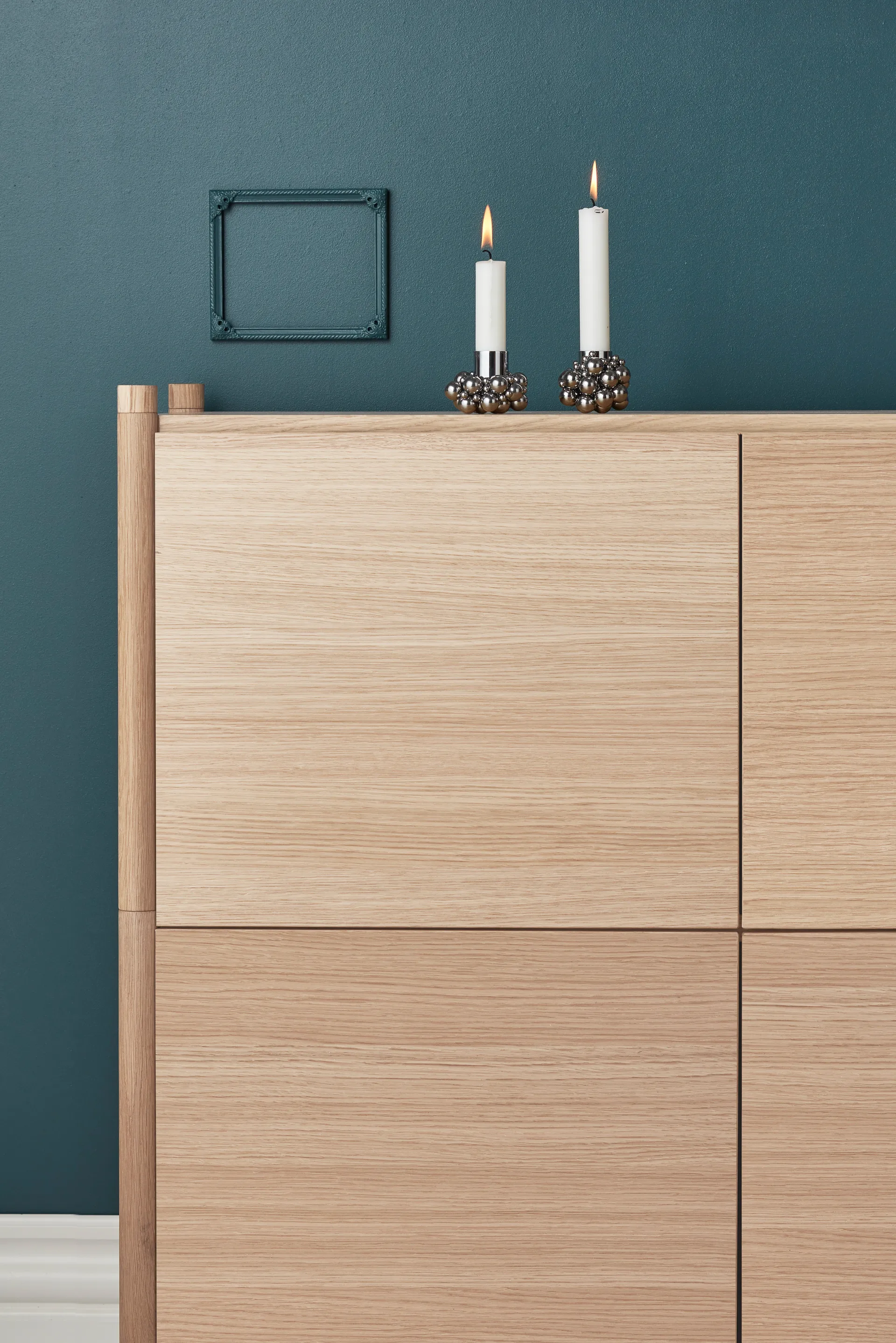 Sceene bookcase E, Vaalea tammi Gejst