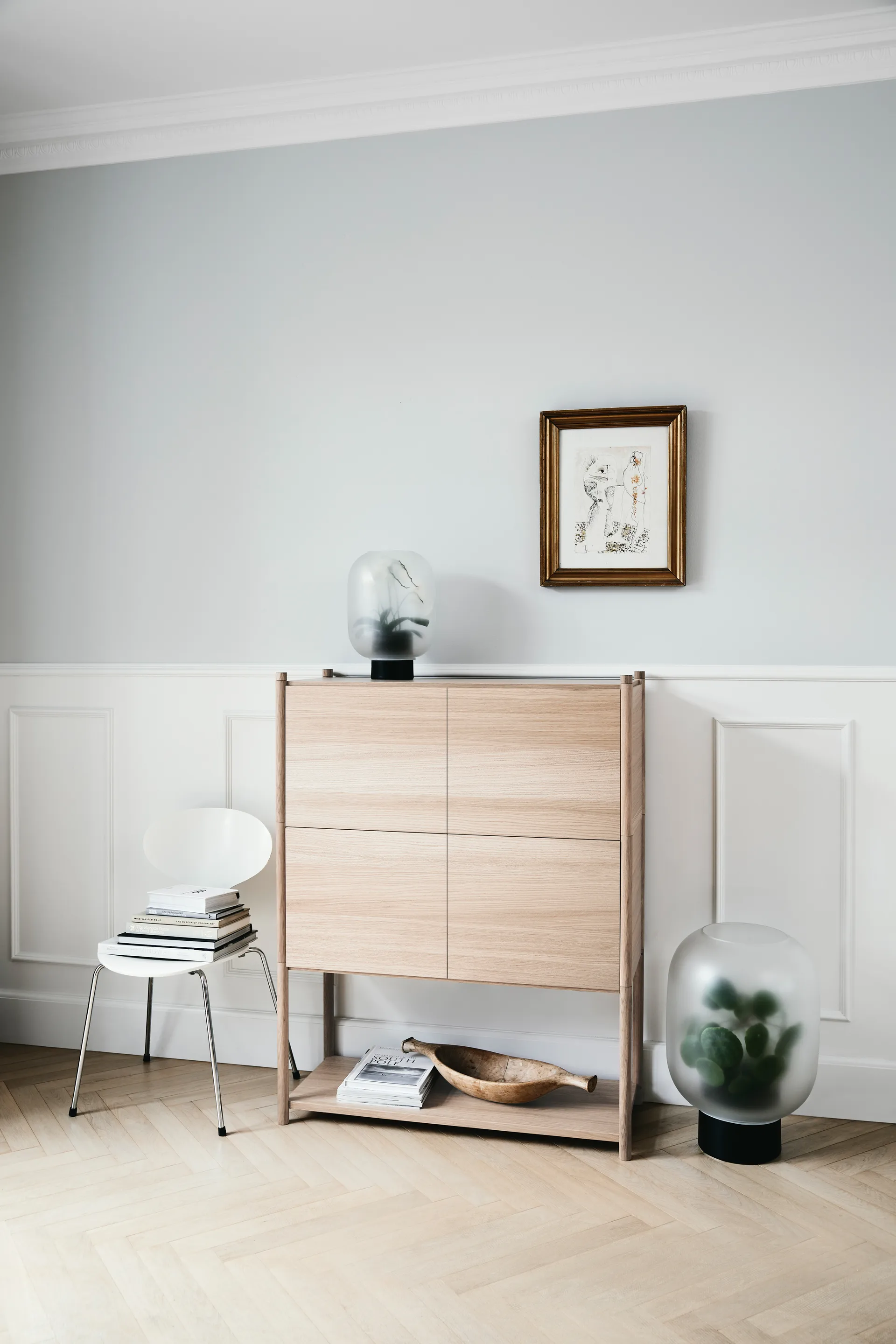 Sceene bookcase E, Vaalea tammi Gejst