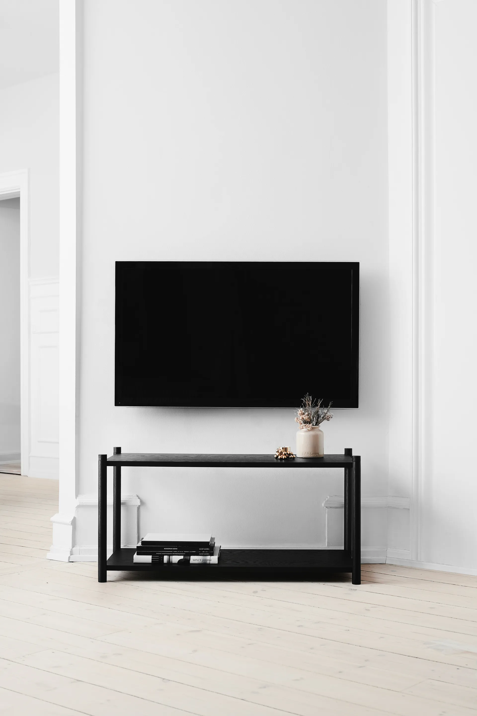 Sceene bookcase F, Mustaksi petsattu tammi Gejst