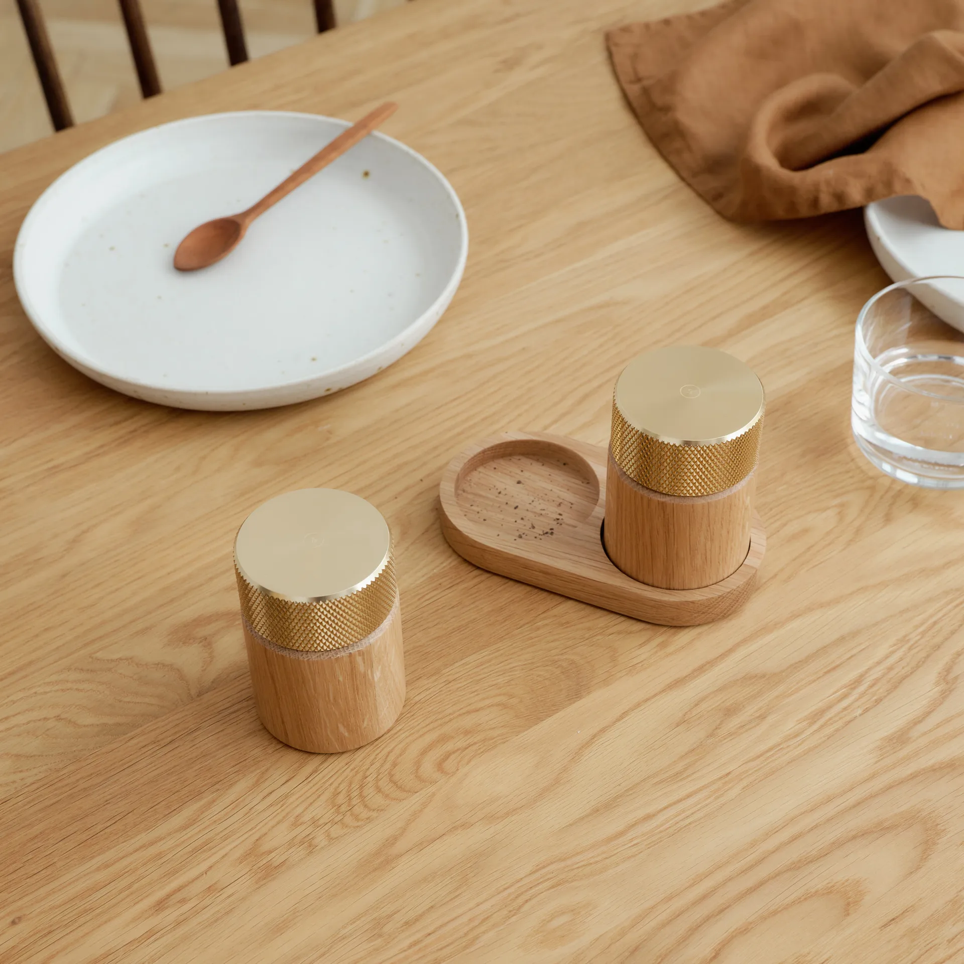 Sina suola- ja pippurimylly 6 cm, Tammi messinki Gejst