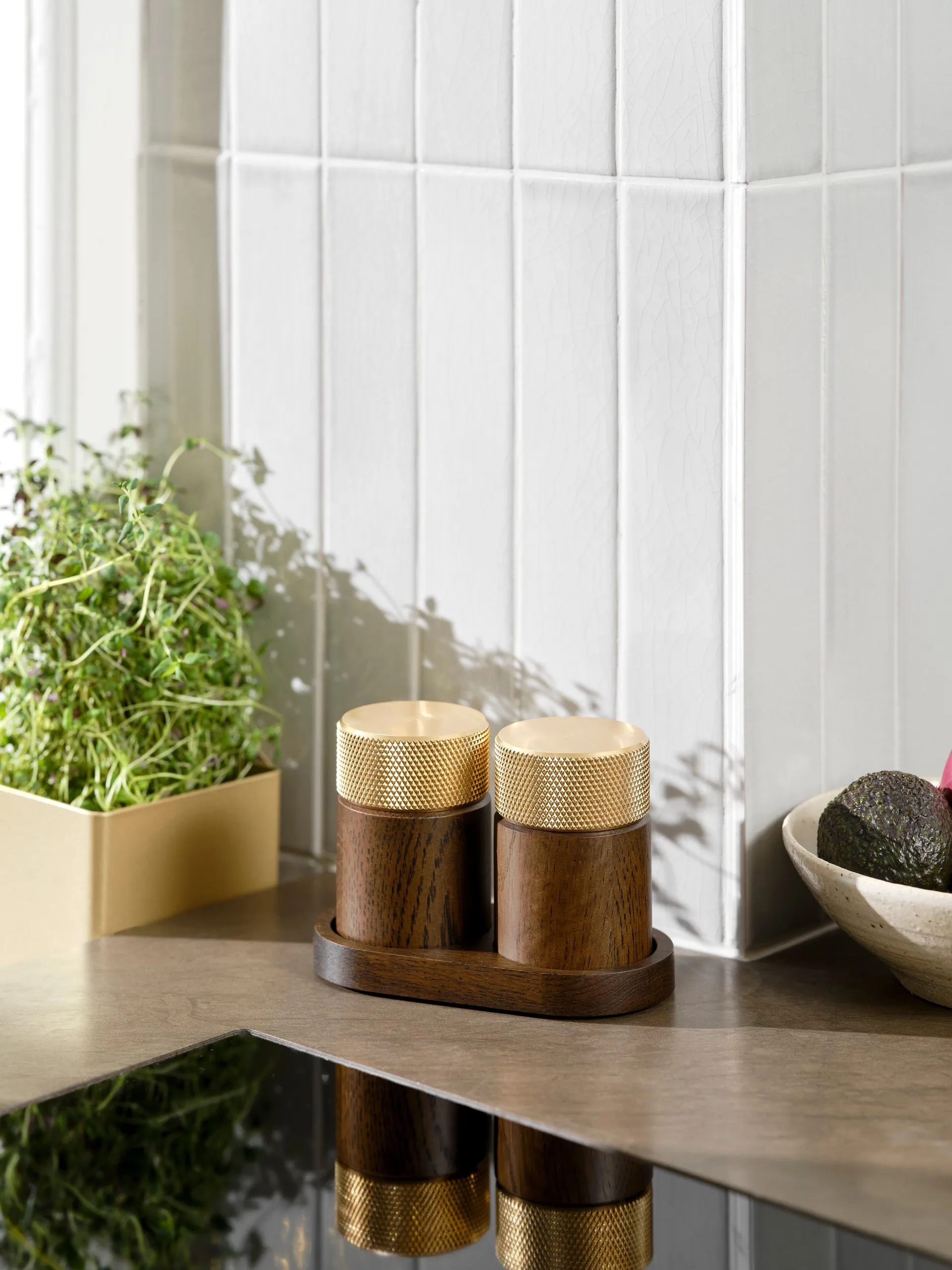 Sina suola- ja pippurimylly 6 cm, Tumma saarni messinki Gejst