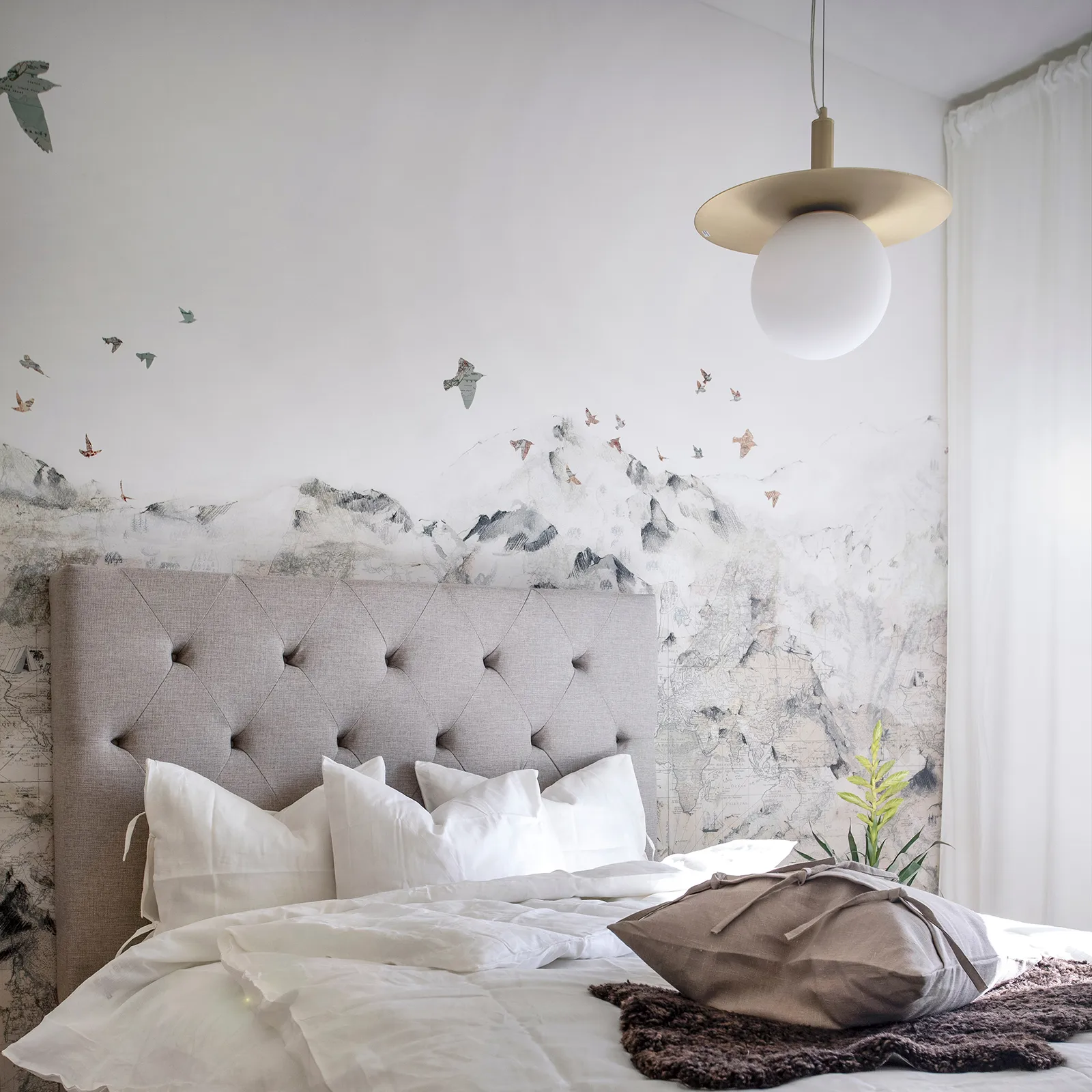 Art Deco kattovalaisin, Messinki-opaalilasi Globen Lighting