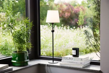 Astrid lampunjalka 55 cm - Musta - Globen Lighting