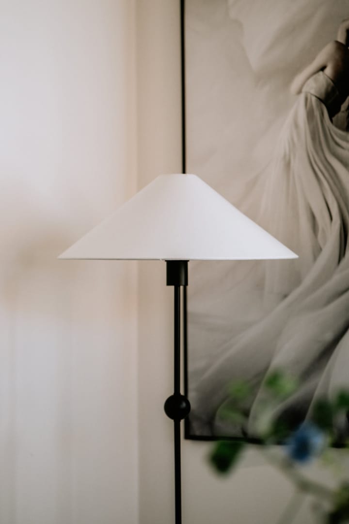 Astrid lampunteline 130 cm - Musta - Globen Lighting
