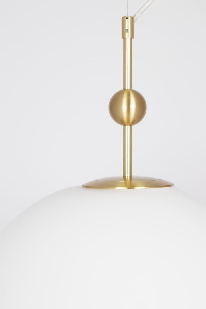Astrid riippuvalaisin Ø 40 cm - Harjattu messinki-valkoinen - Globen Lighting