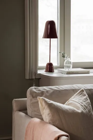 Blåklockan pöytälamppu - Winröd (punainen), Ø16xK50 cm - Globen Lighting