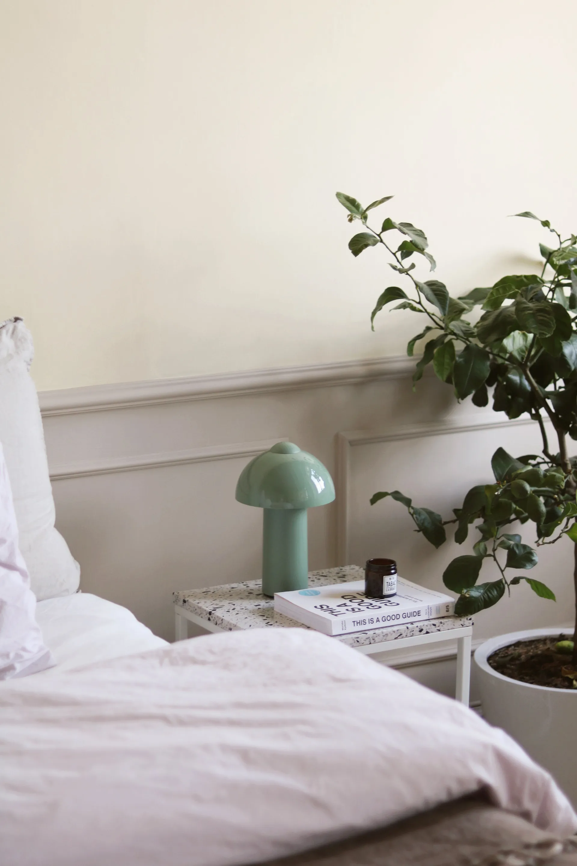 Buddy kannettava pöytävalaisin, Vihreä Globen Lighting