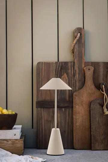 Cannes 32 kannettava pöytälamppu - Muta - Globen Lighting