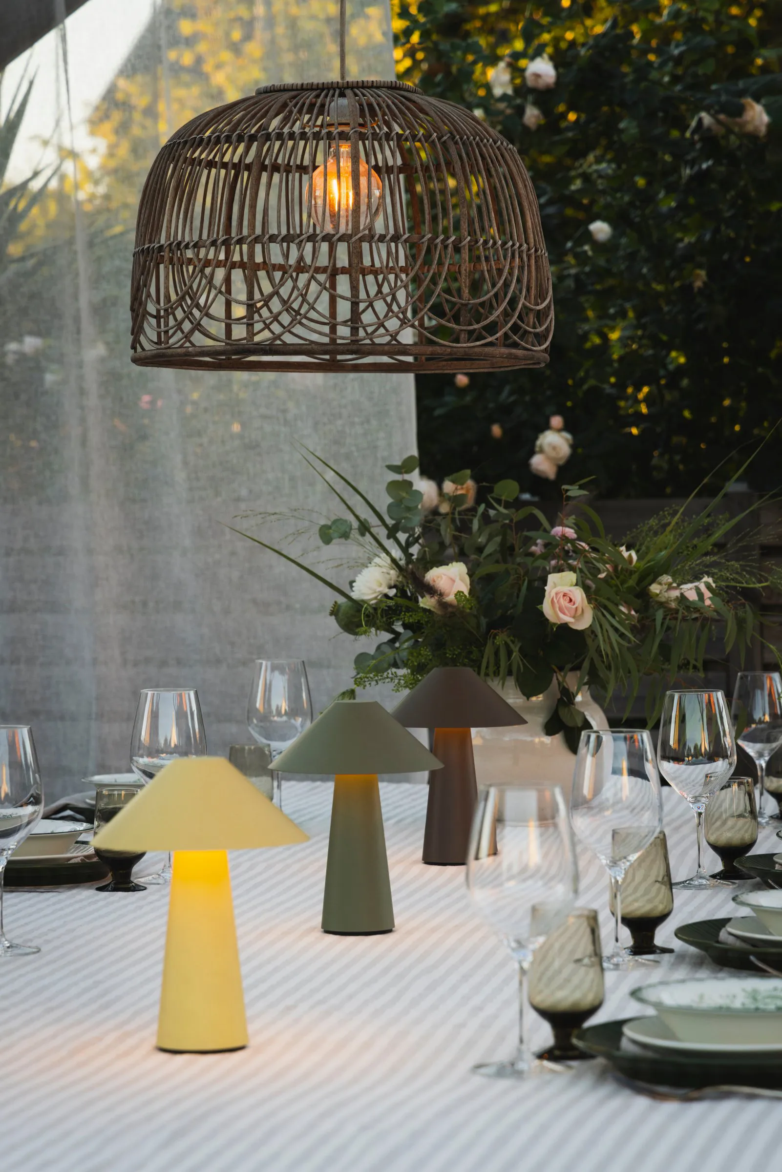 Cannes kannettava pöytävalaisin, Kaura keltainen Globen Lighting